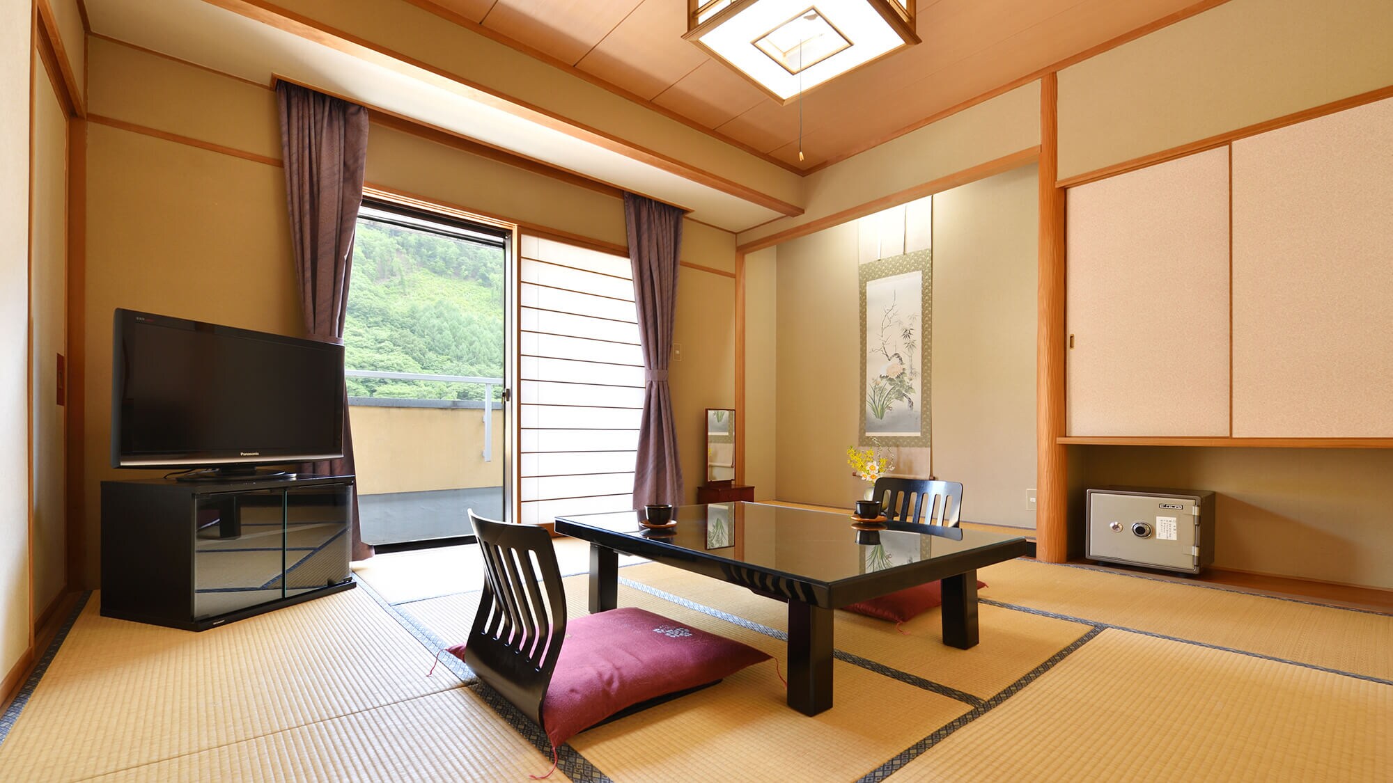 ★ [Top floor Japanese-Western style room (Juraku)] Japanese style room 8 tatami mats + bed