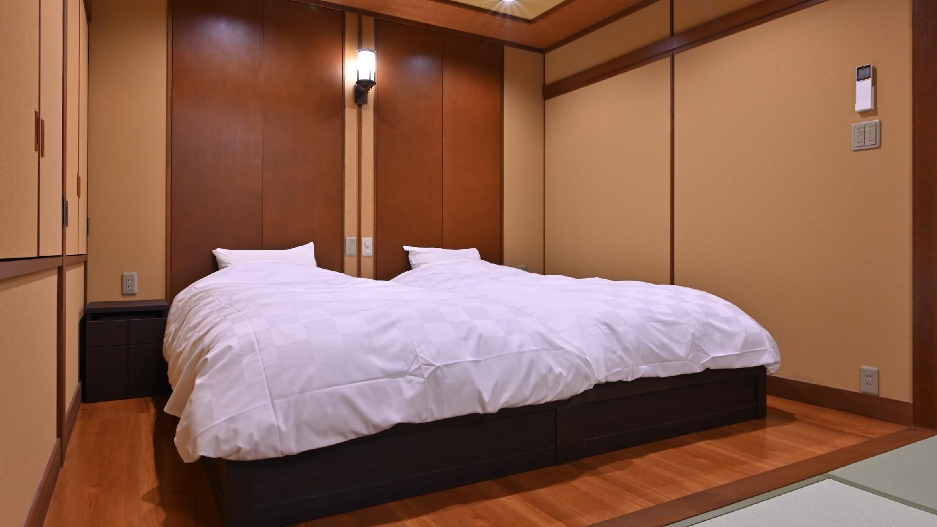 Japanese-Western style room with open-air bath / bed