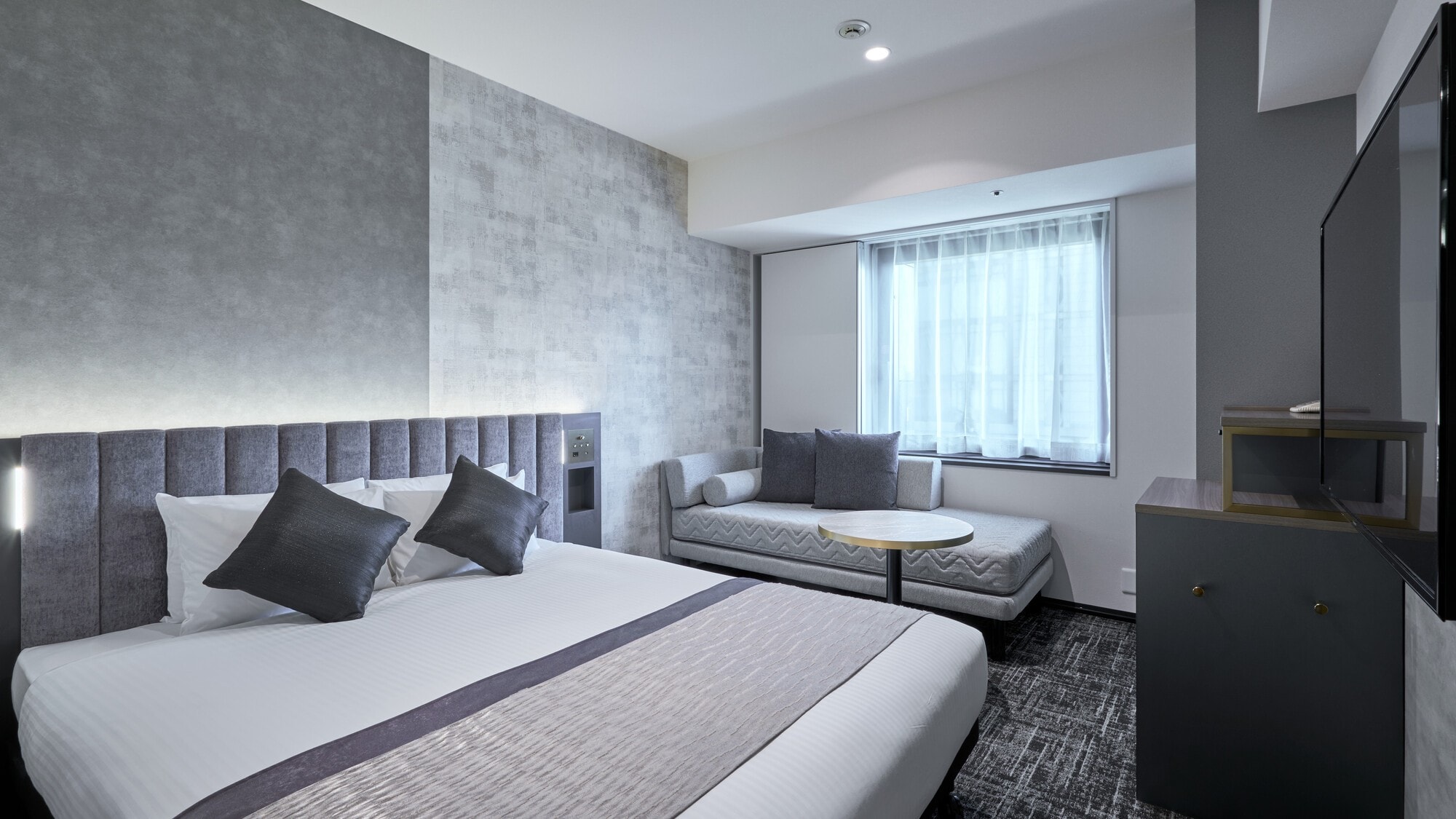 高级大床房/20平方米(带独立卫浴)3人