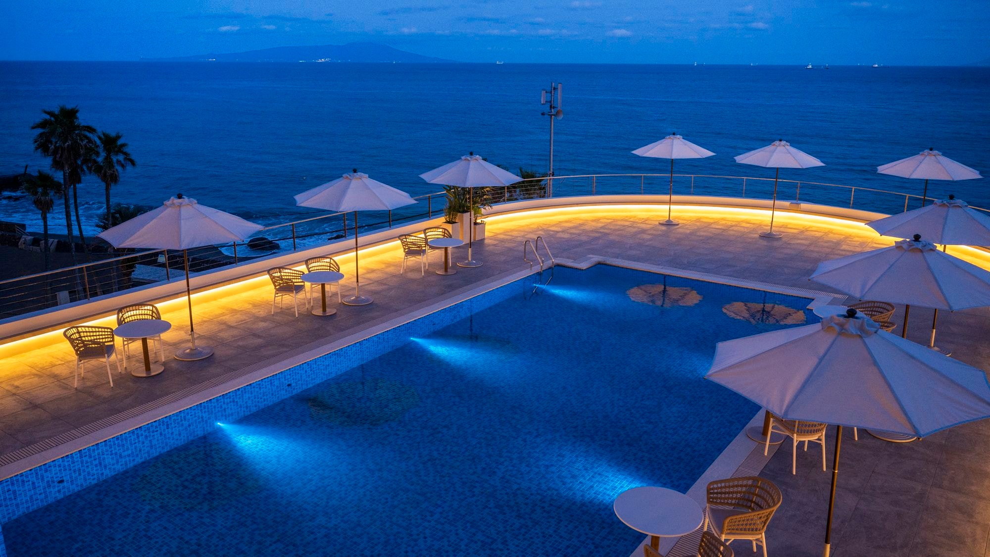 The illuminations are available all year round.