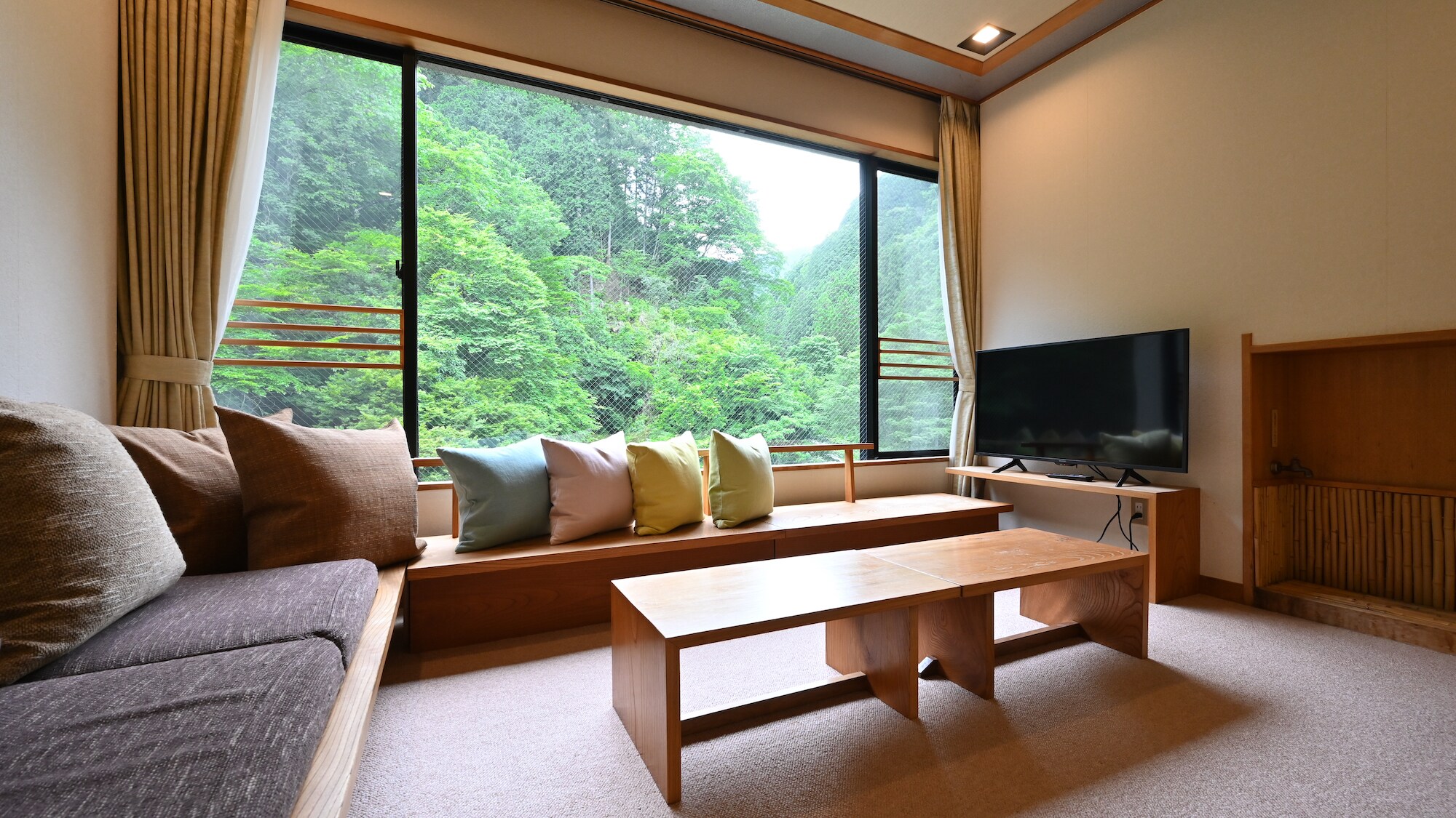 [Japanese-Western style room] 12 tatami mat Japanese-style room + living room + twin bedroom Japanese-Western style room.