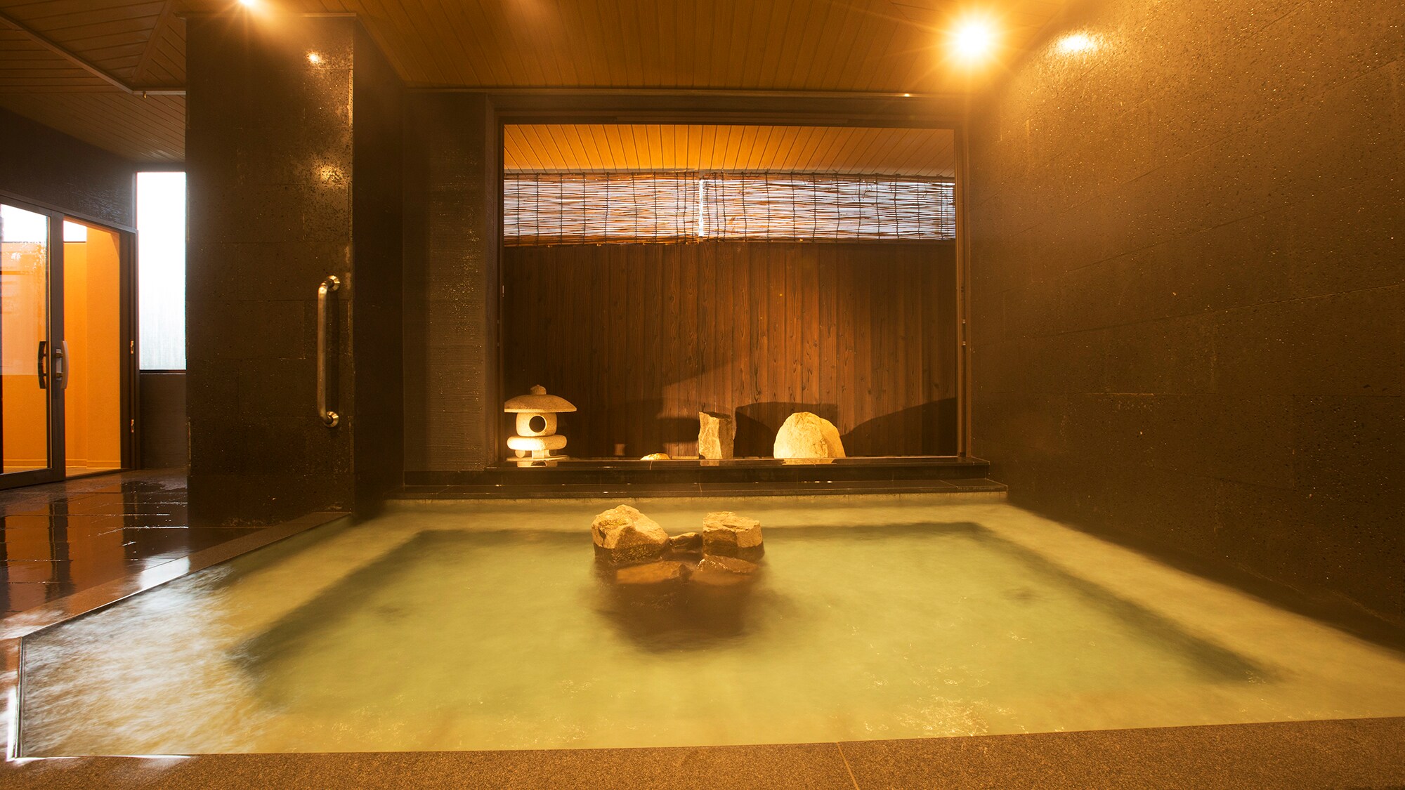 [New hot spring bath ◆ Kingfisher Genbu no Yu]