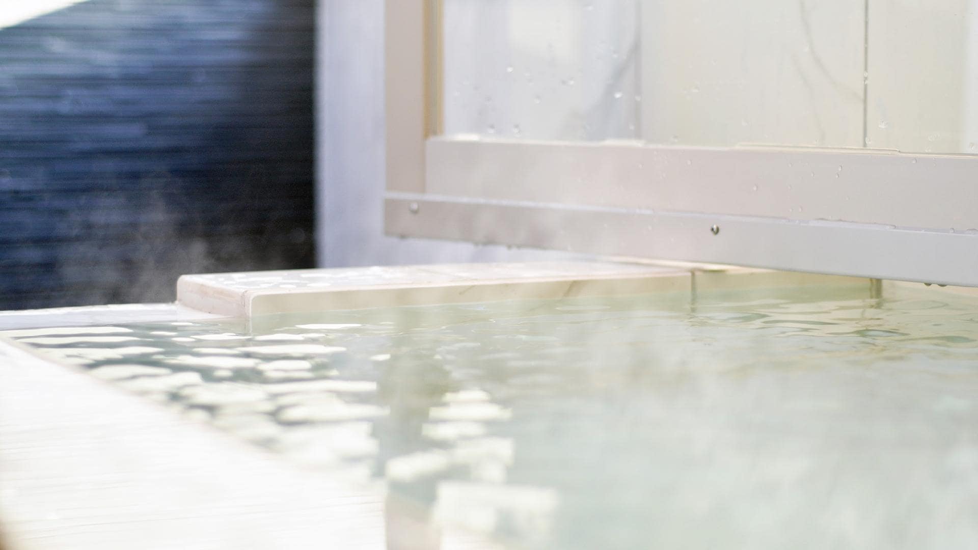 ・All rooms have hot spring water straight from the source