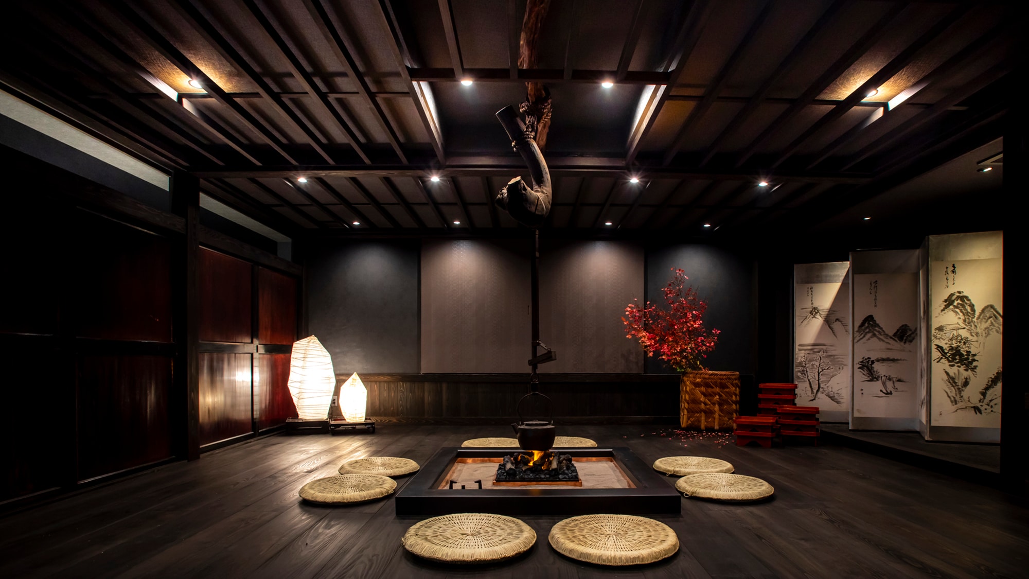 Premium Lounge "Black" - You can watch videos full of the charms of the Hida region on a large monitor.