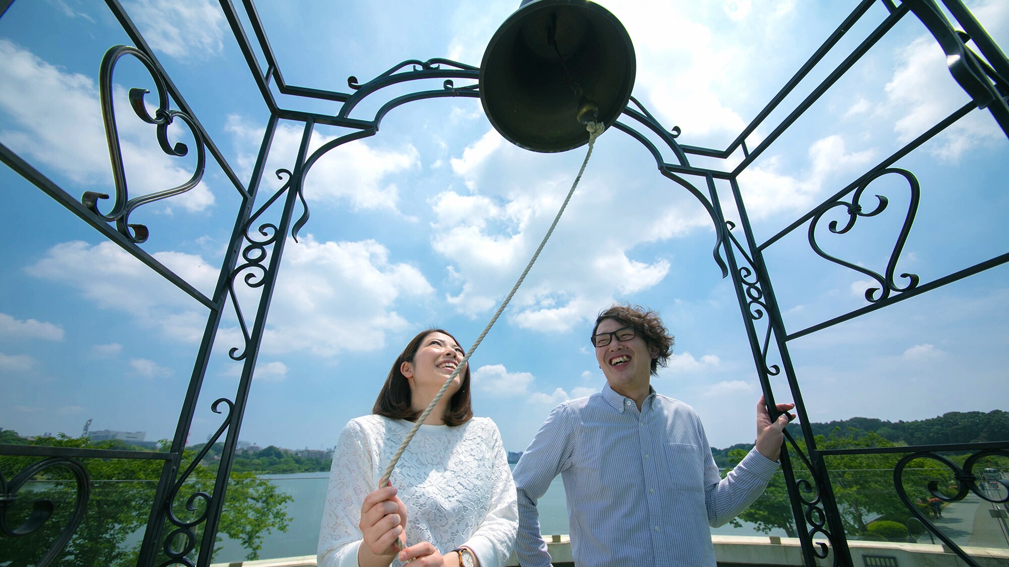 - Lake Senba - Why not let your feelings flow along with the beautiful music that echoes endlessly?