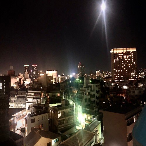 High-rise DX twin room night view