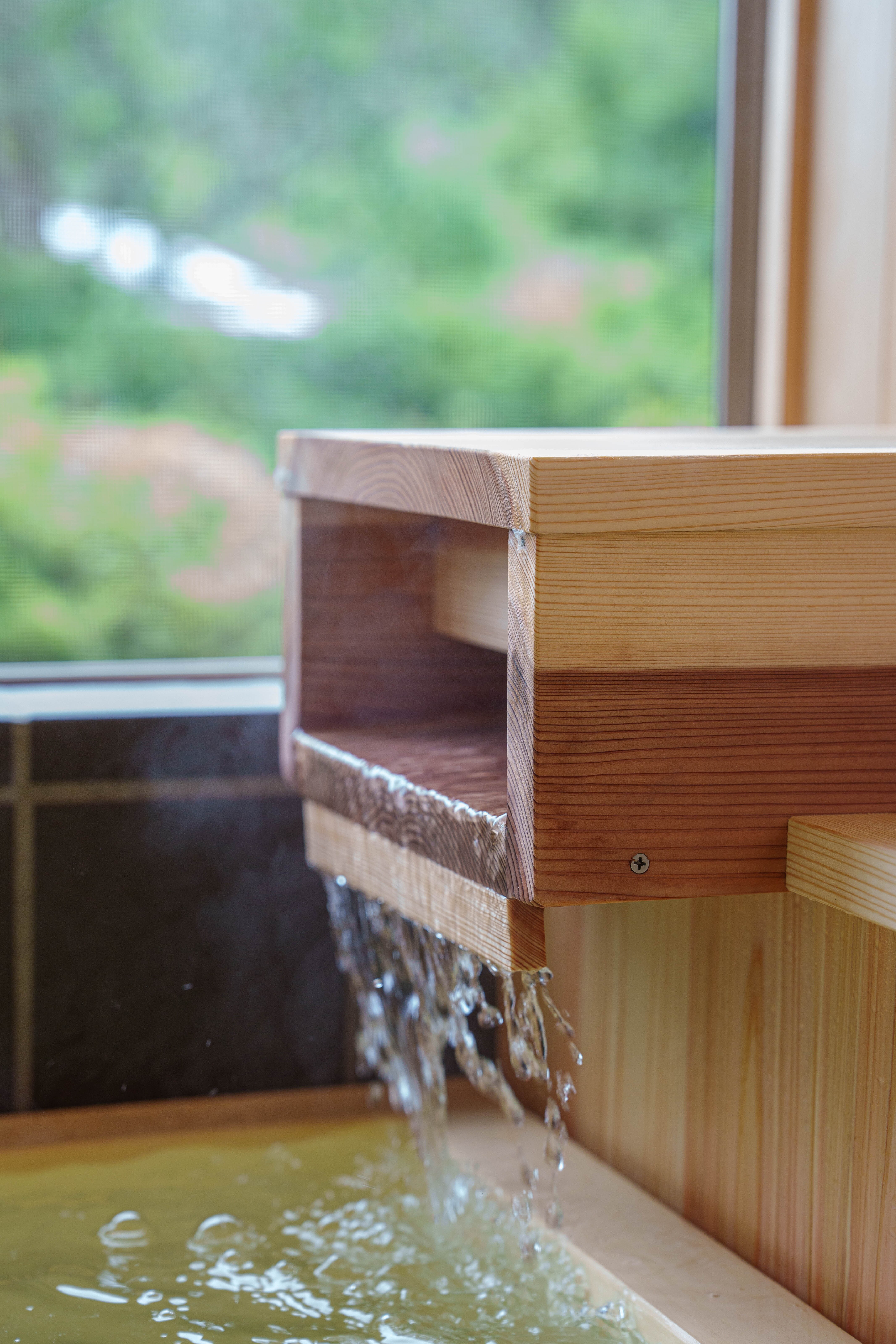 Room 1: Semi-open-air bath outlet
