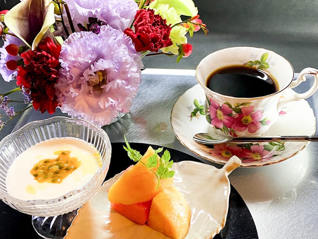 [Morning coffee and dessert]