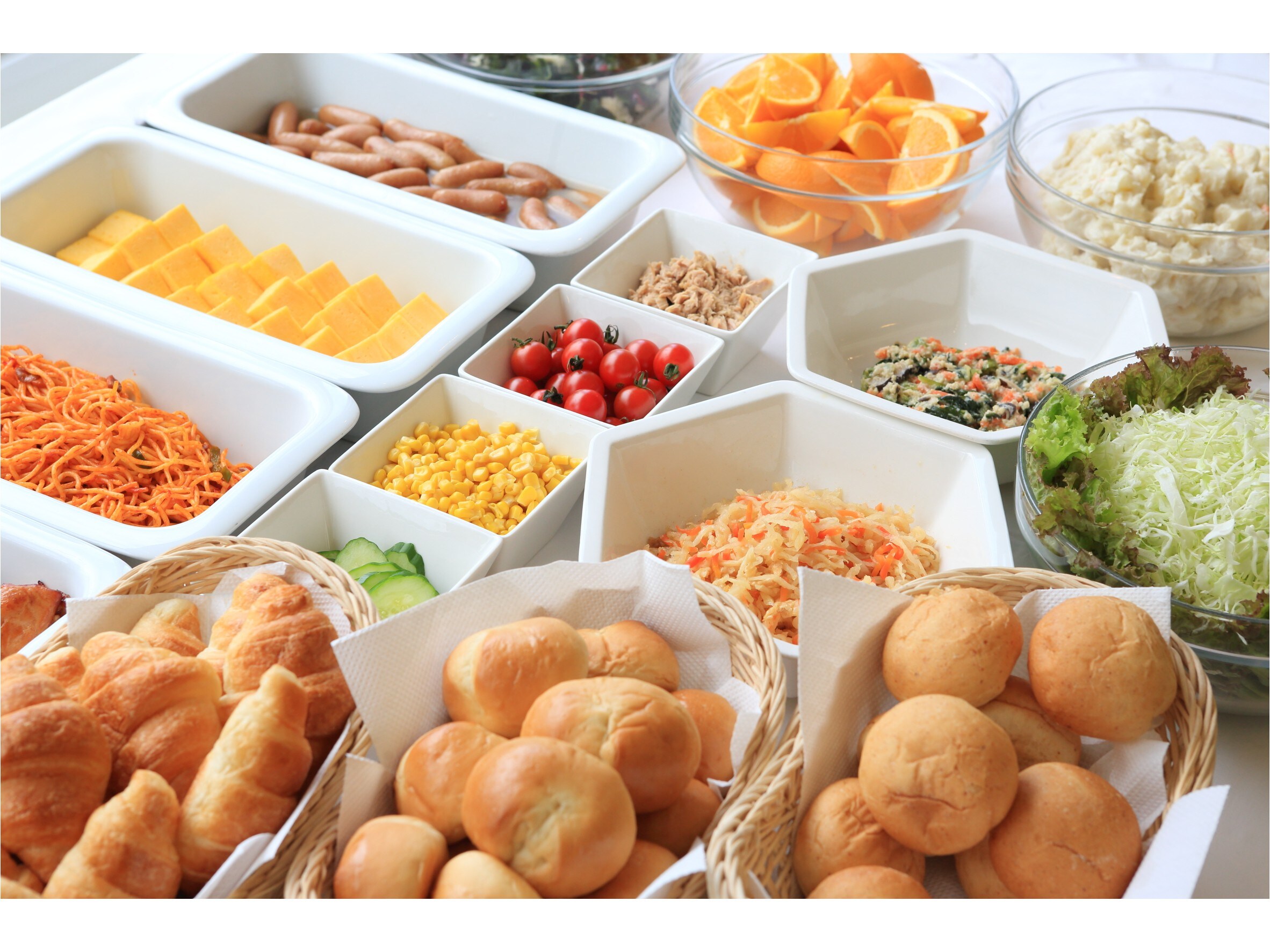 Breakfast: Japanese and Western buffet