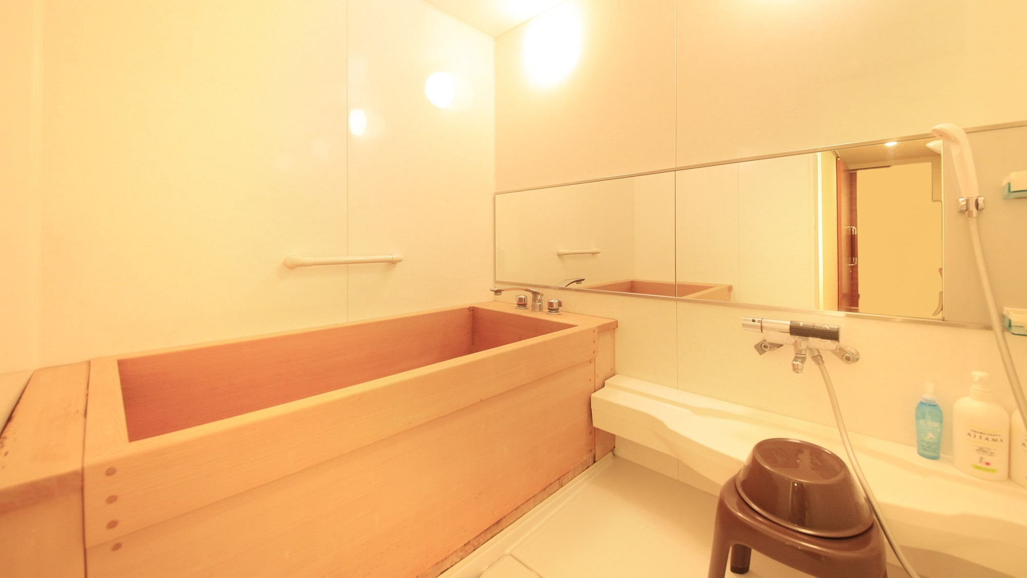 Japanese-Western Suite - Example of a cypress bath