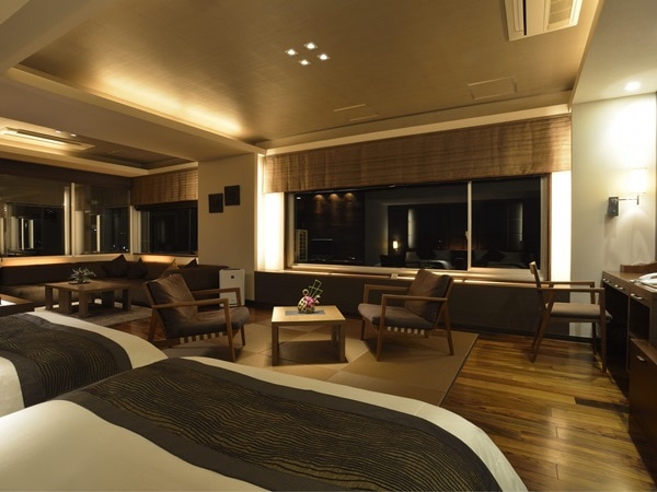 Top floor suite room 811