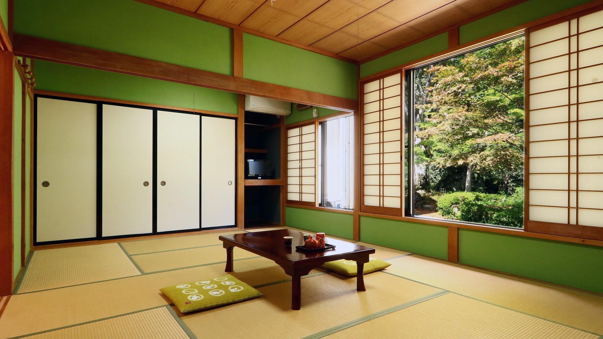 -Ruang bergaya Jepang lantai 1 (12 tikar tatami)-
