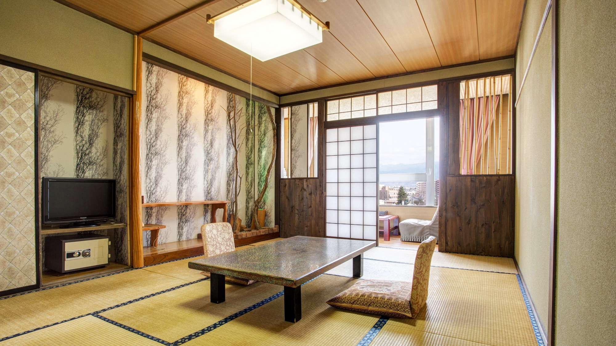 *[Design Japanese-style room 10.5 tatami mats (example)] Room 255. Please relax and enjoy your stay.
