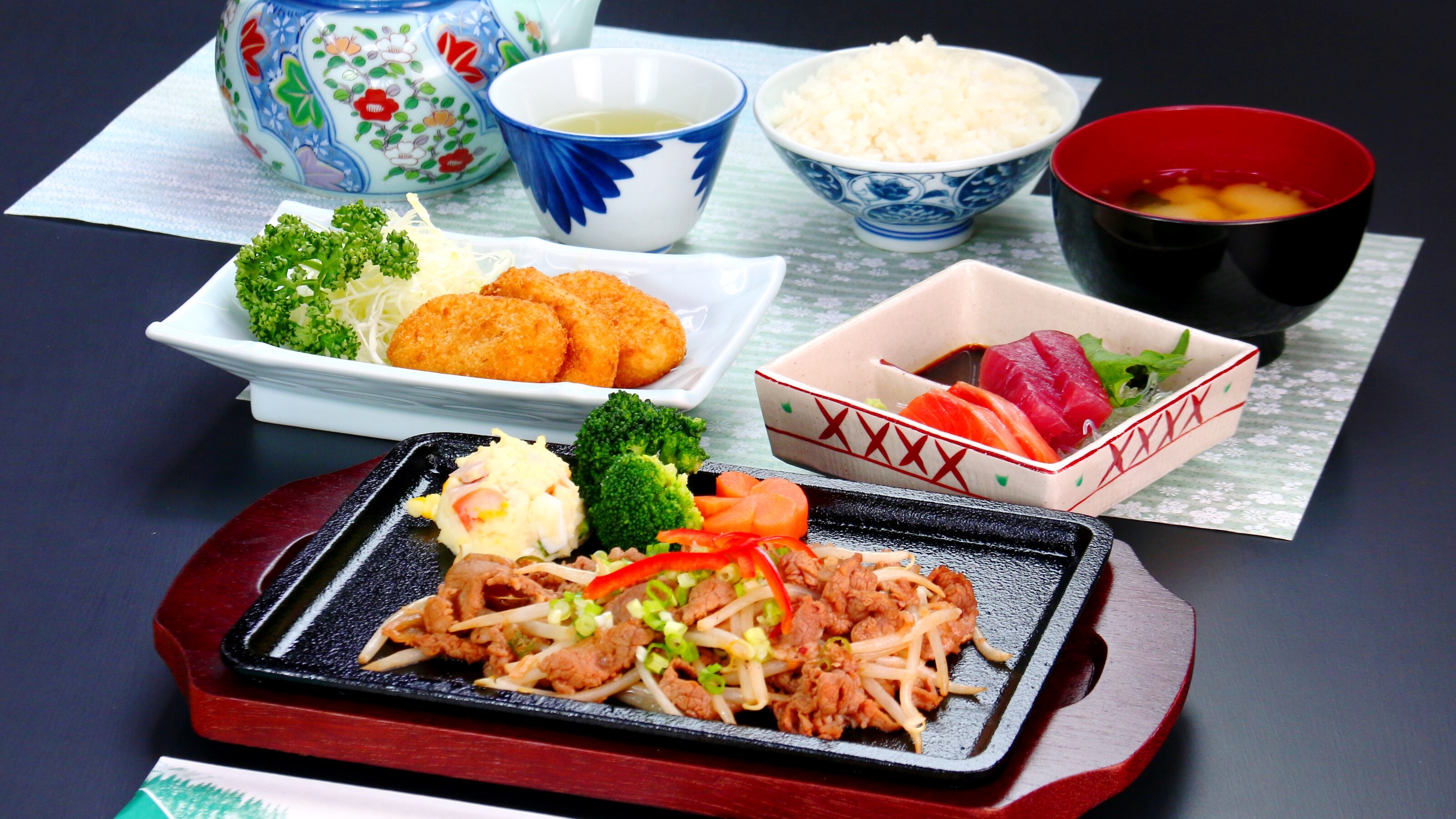 Makan malam rencana bisnis. (utuh)