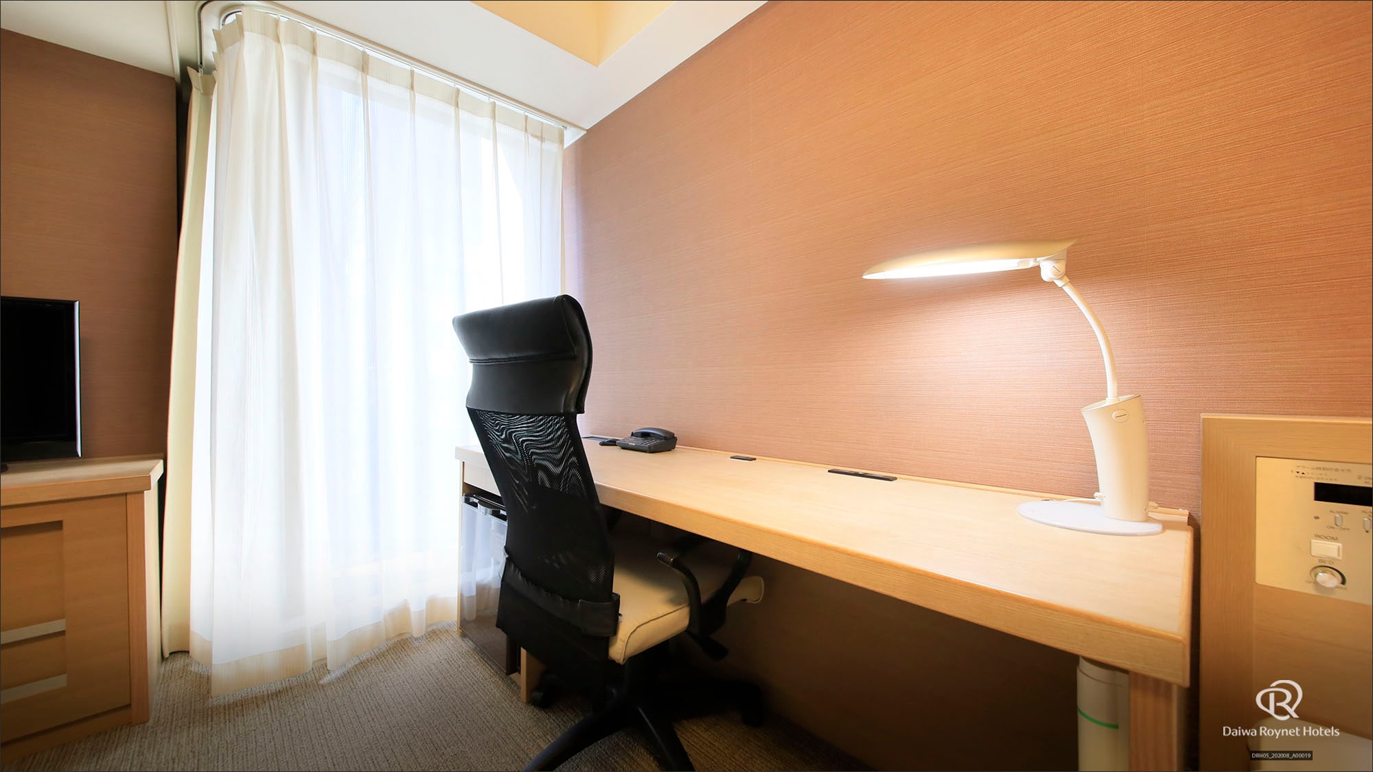 Superior double room desk