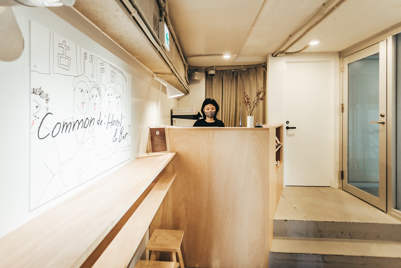 ■ Front desk on the 6th floor