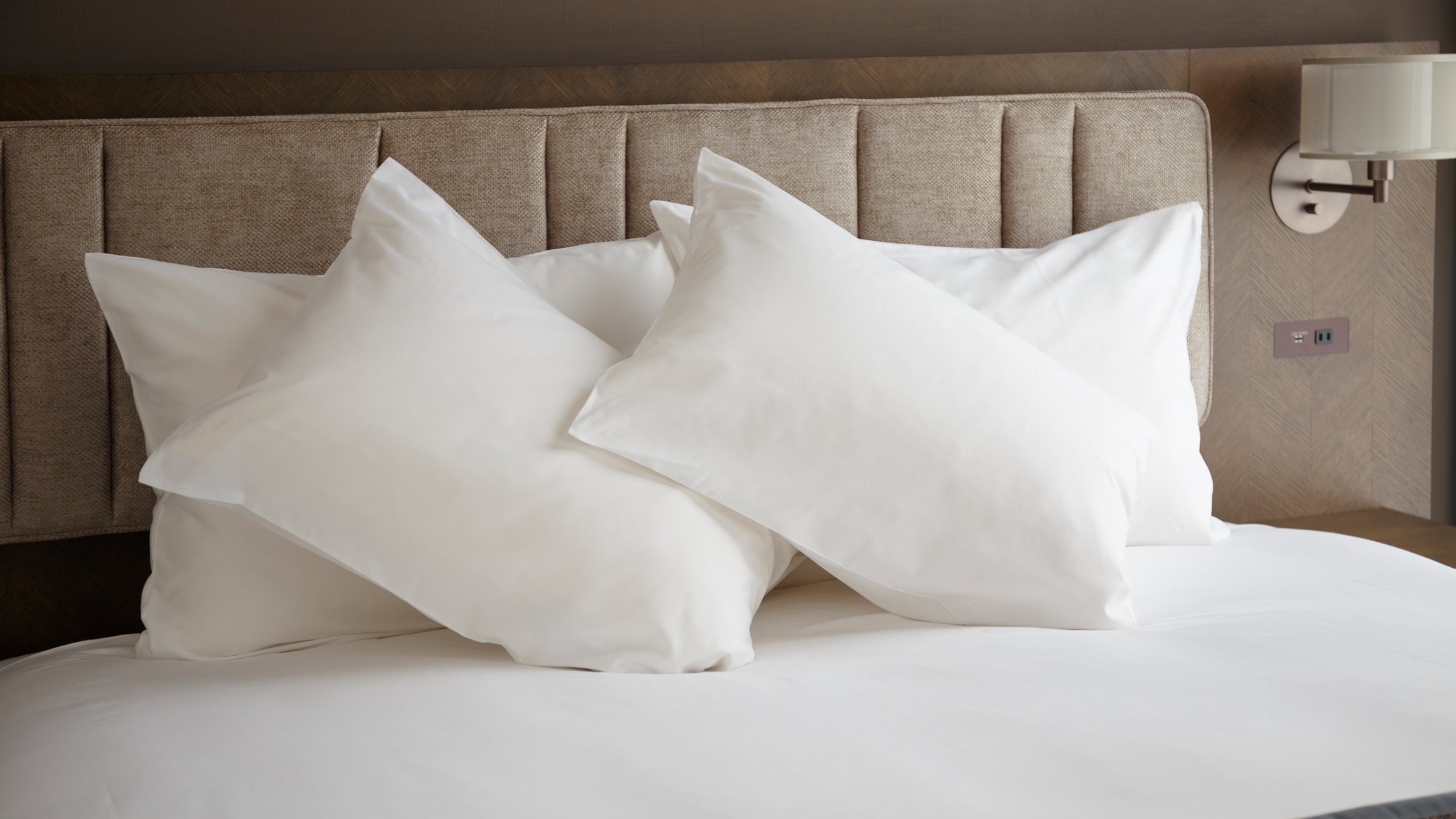 & lt; Room amenities image & gt; Pillow