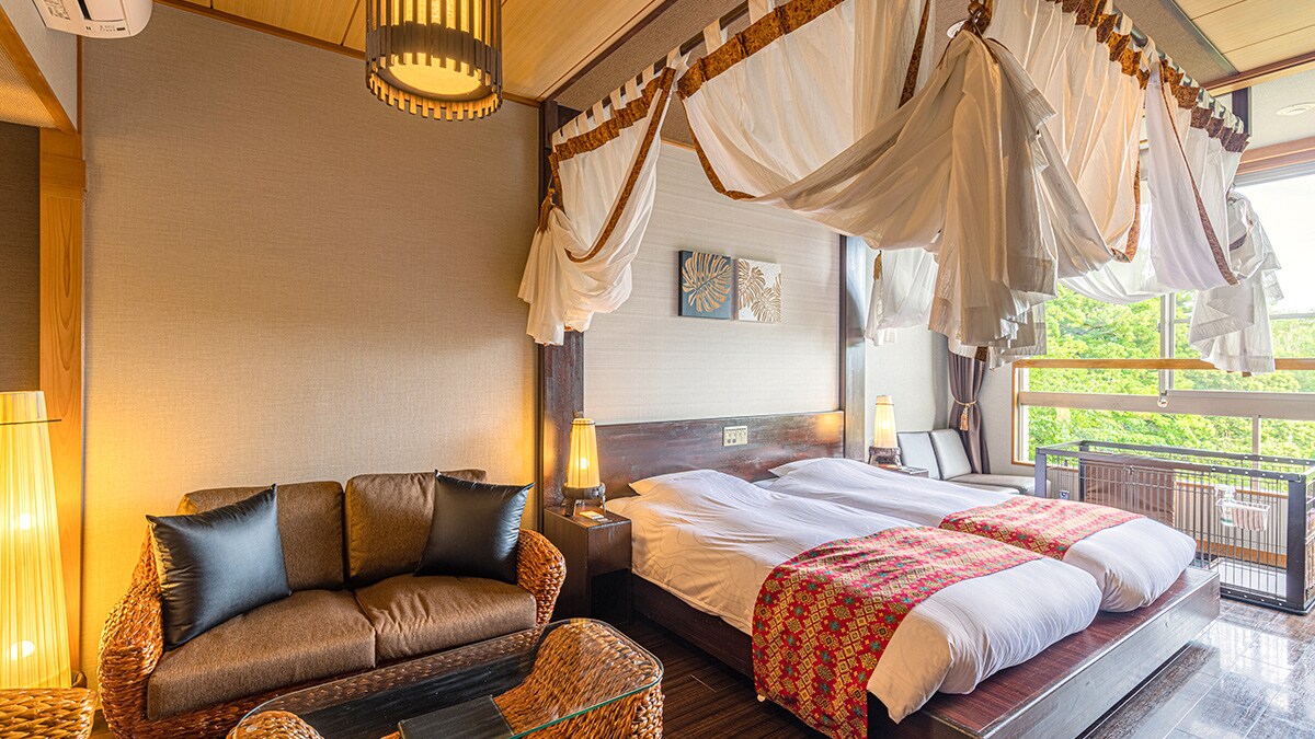 [Bali-style Western-style room with canopy] Hollywood Twin