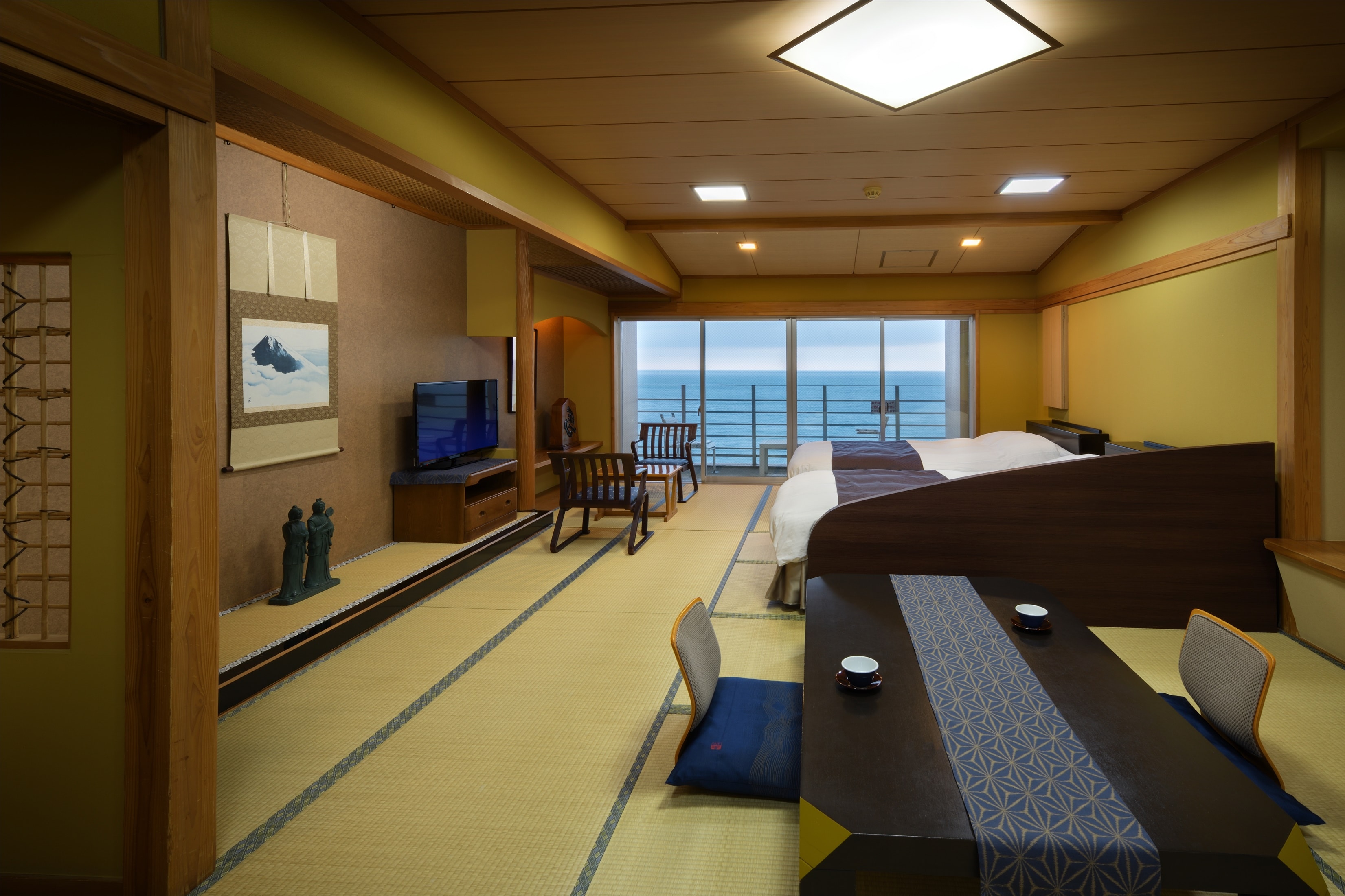 16 tatami room with 2 beds