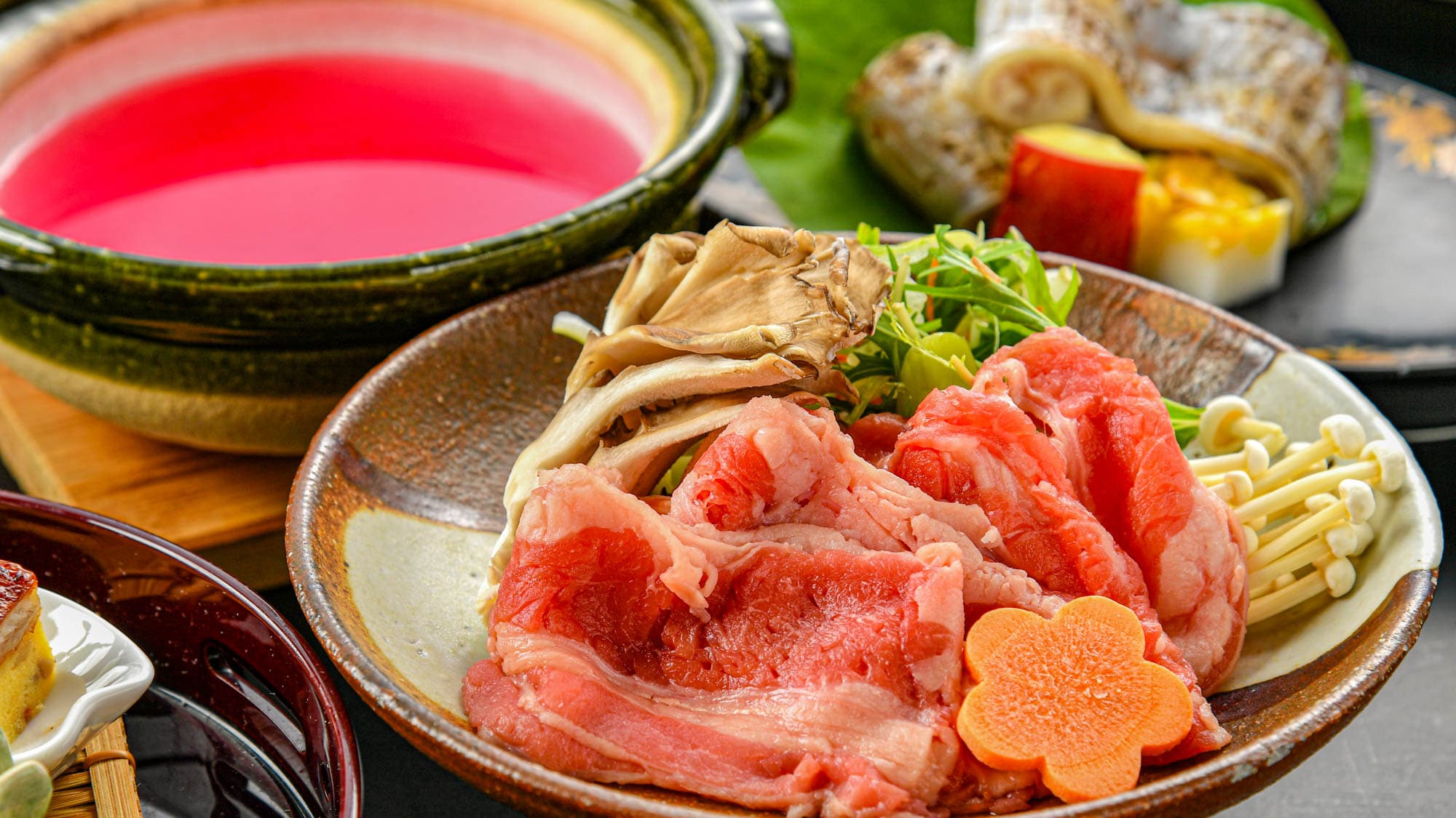 Bữa tối: Kaiseki mùa hè cơ bản *Đây là thực đơn mẫu từ khoảng ngày 15 tháng 6 năm 2024 (Thứ Bảy) đến khoảng ngày 14 tháng 9 năm 2024 (Thứ Bảy).
