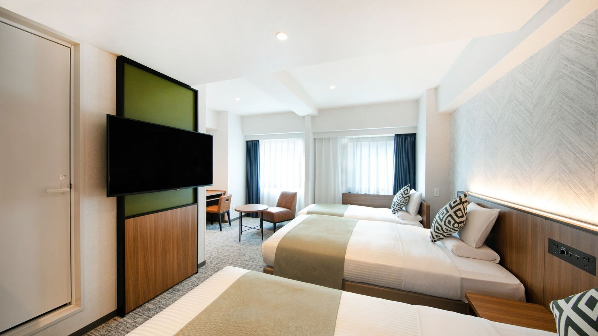 Superior Triple *A daybed will be provided for 3 guests.