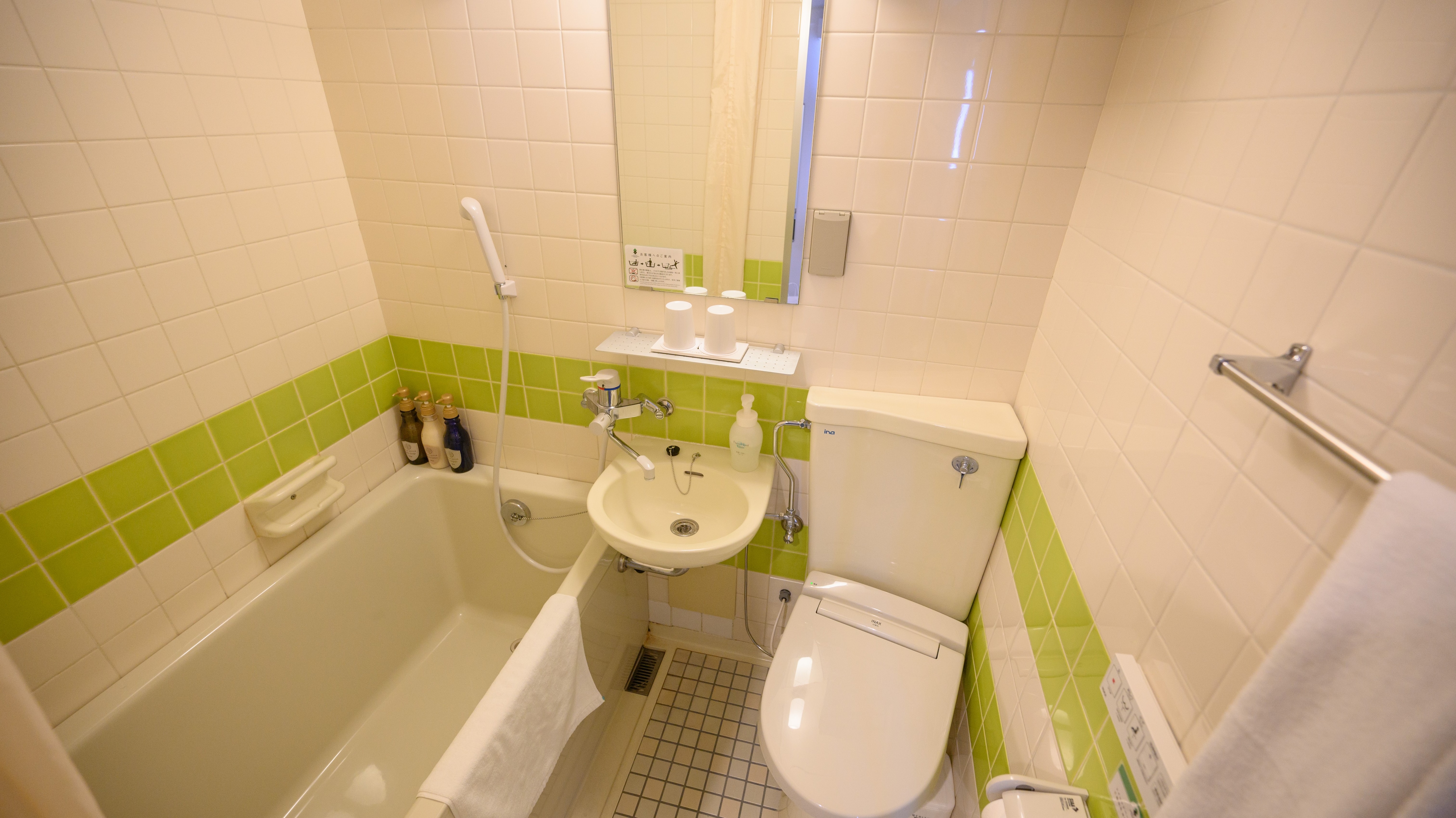 ◆Wide twin room/unit bath (example of guest room)