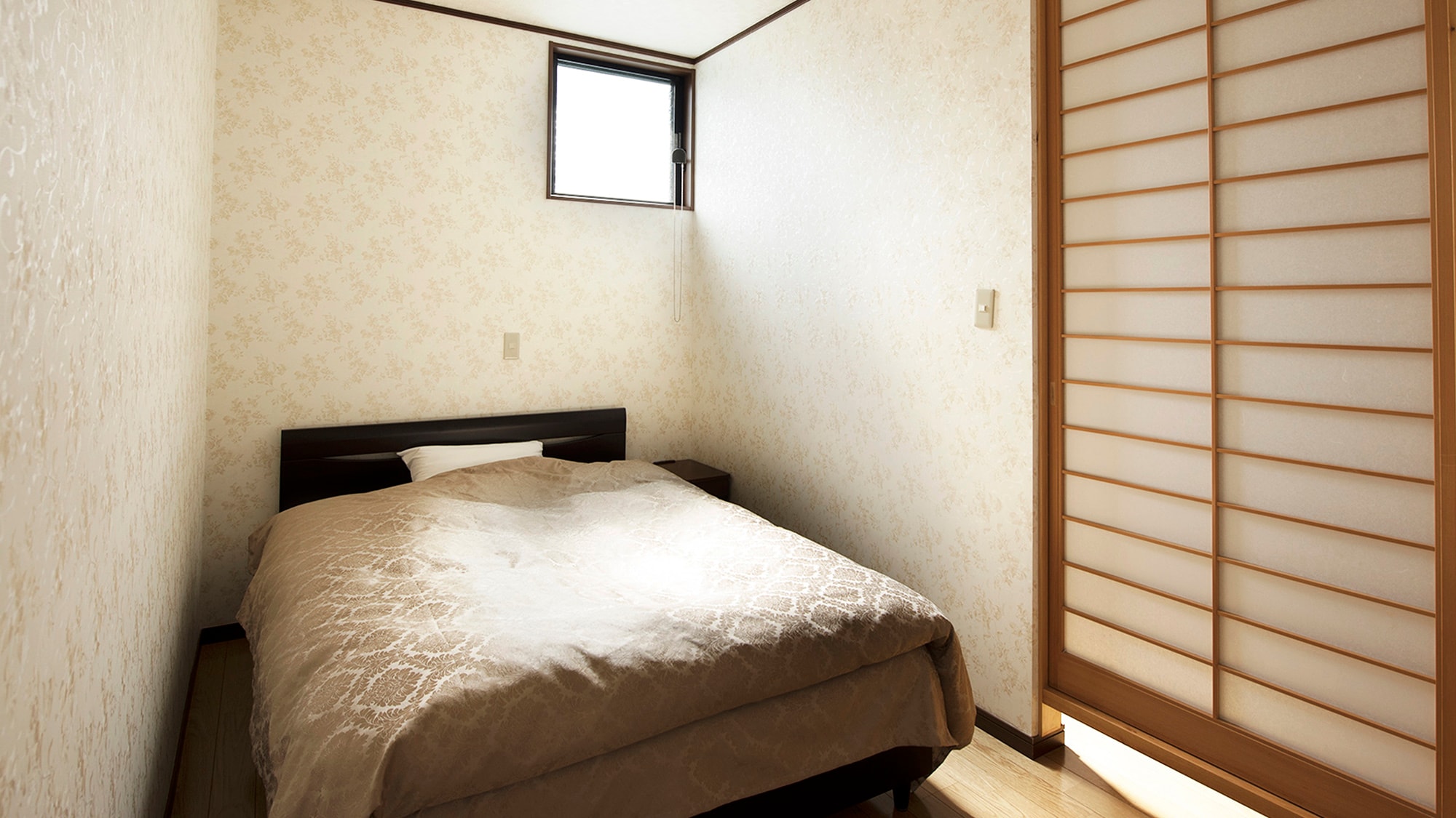 ・ "Sakura" room: There is also a bedroom