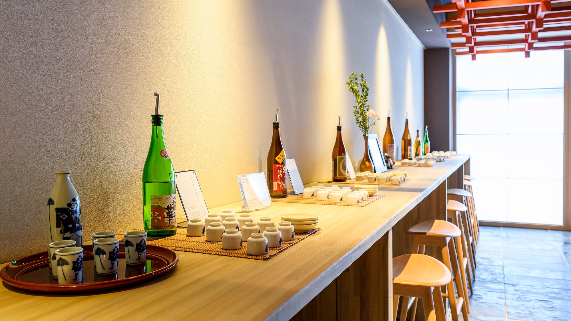 Sake lokal Hida Takayama dan pojok mencicipi sake