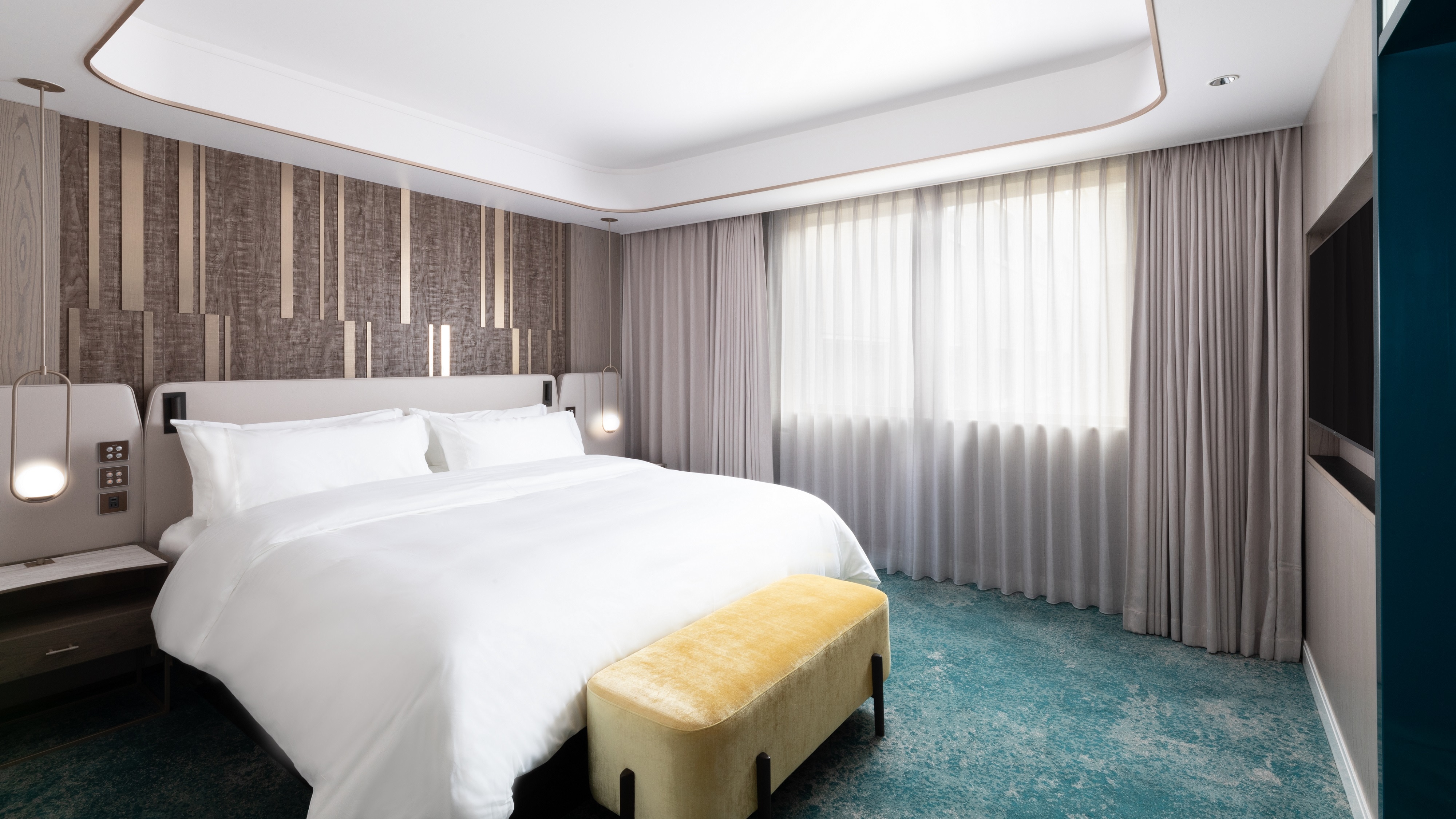 Image of 2 bedroom suite (1 king bedroom side)