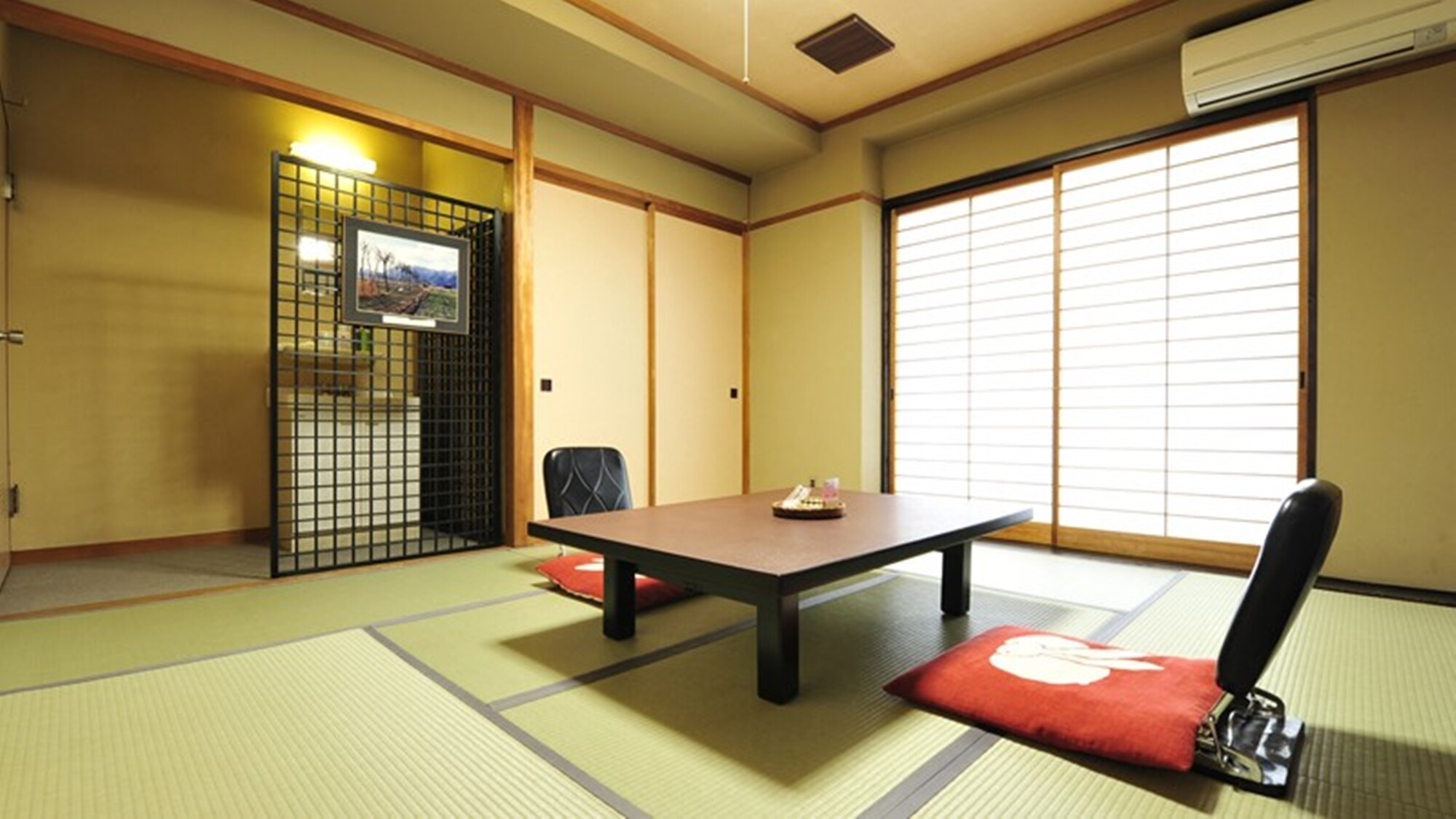 *Please relax in a purely Japanese style room.