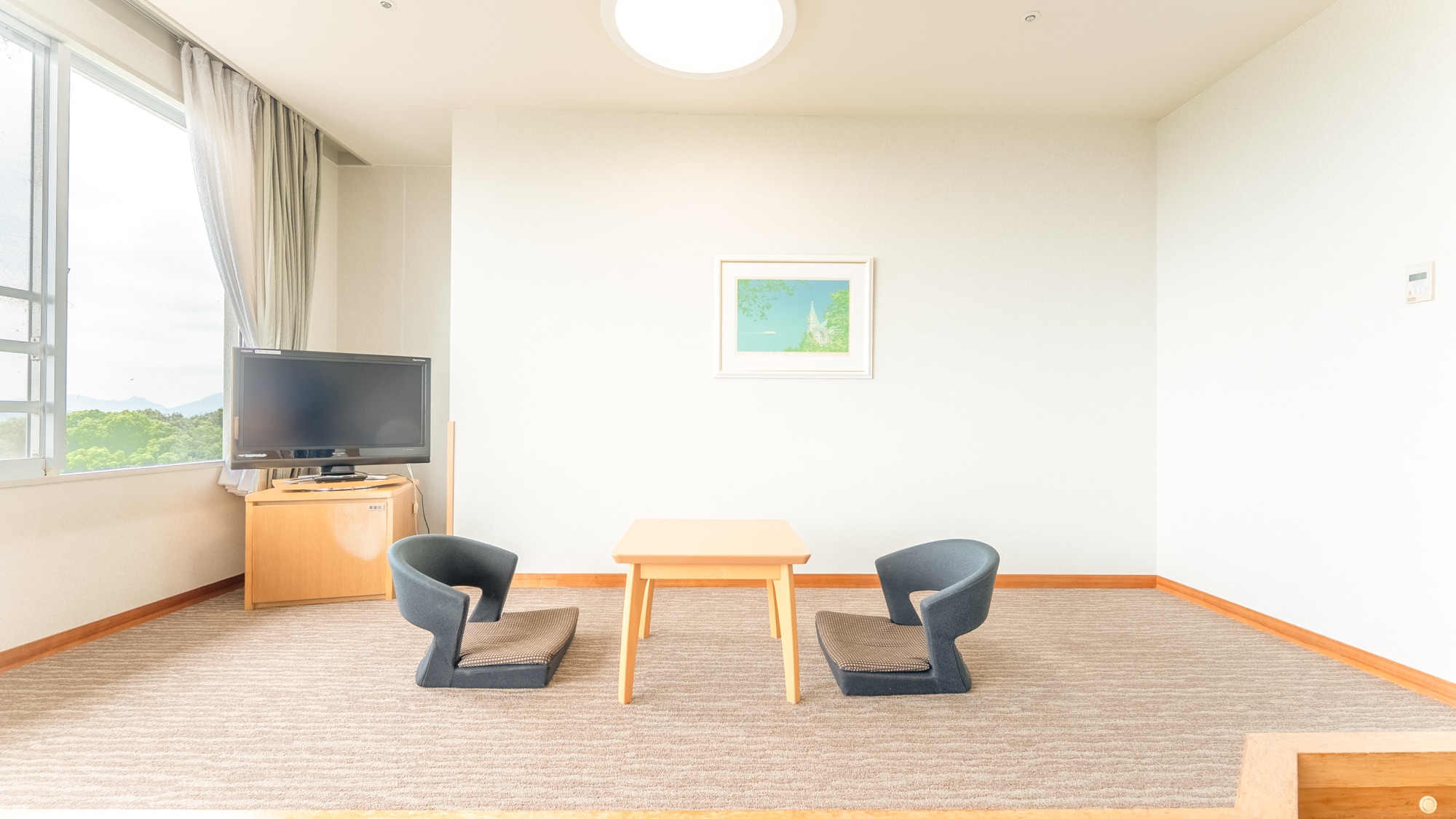 [Superior Western-style room]