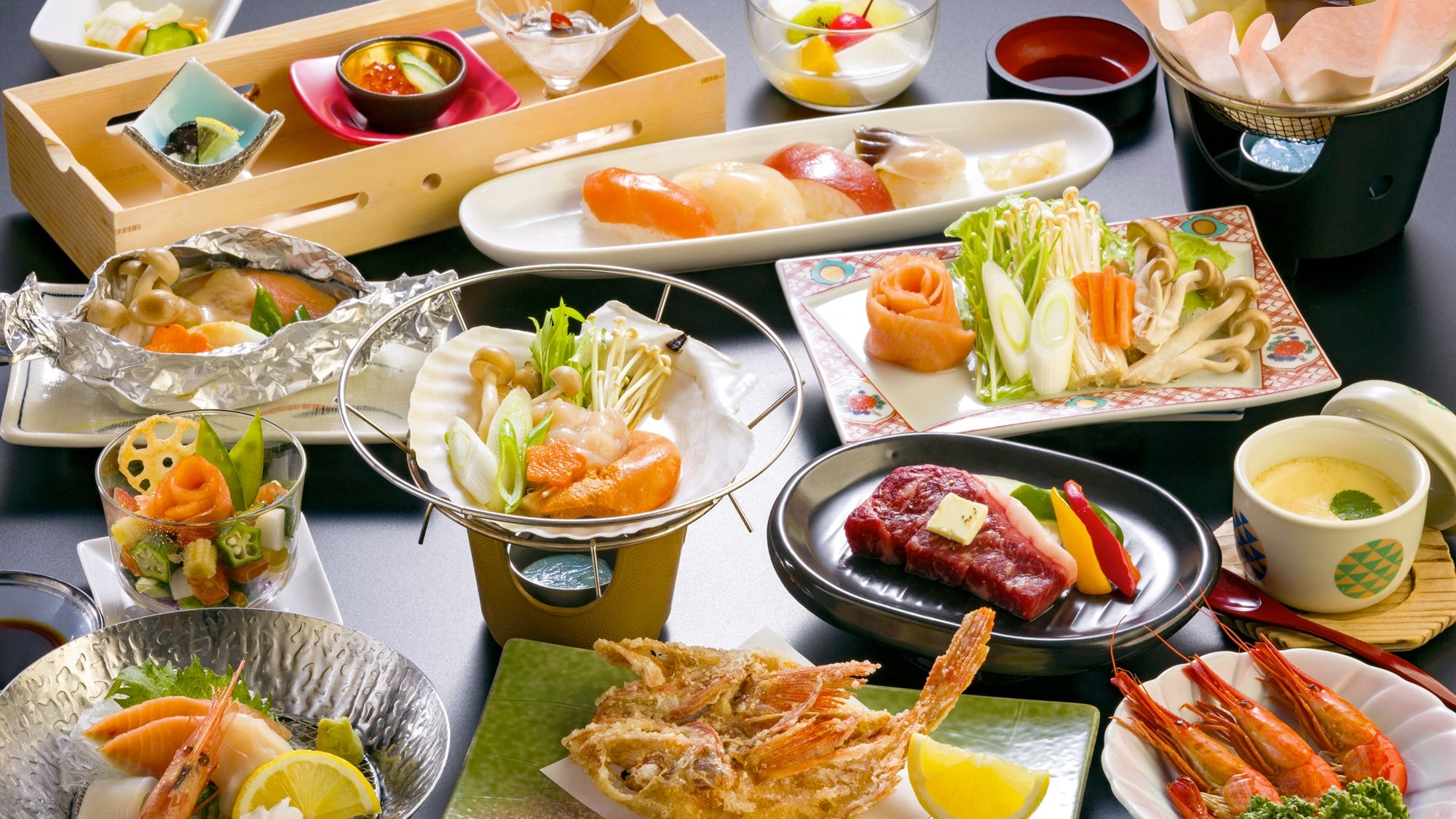 [One example of dinner <Omakase Plan>] You can enjoy the seasonal taste of the fish landed at Shibetsu Port.