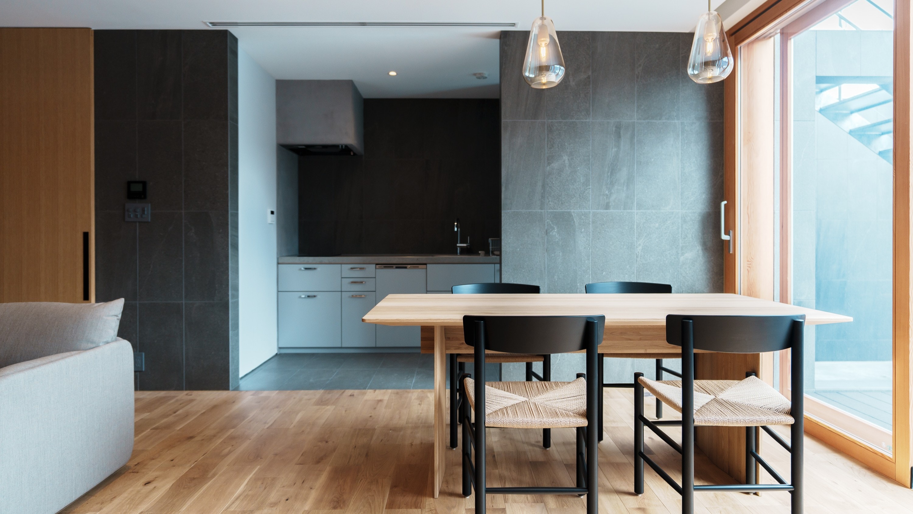 [dawn] Relax in the dining area with a pool view.