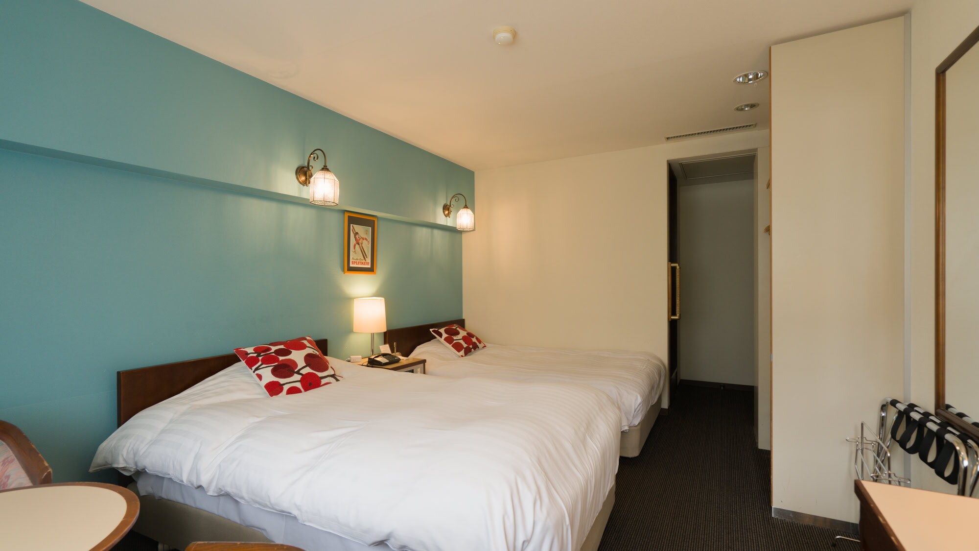 [Kamar Premium/Twin Bergaya Barat] Kamar twin bergaya Barat yang terang dan luas