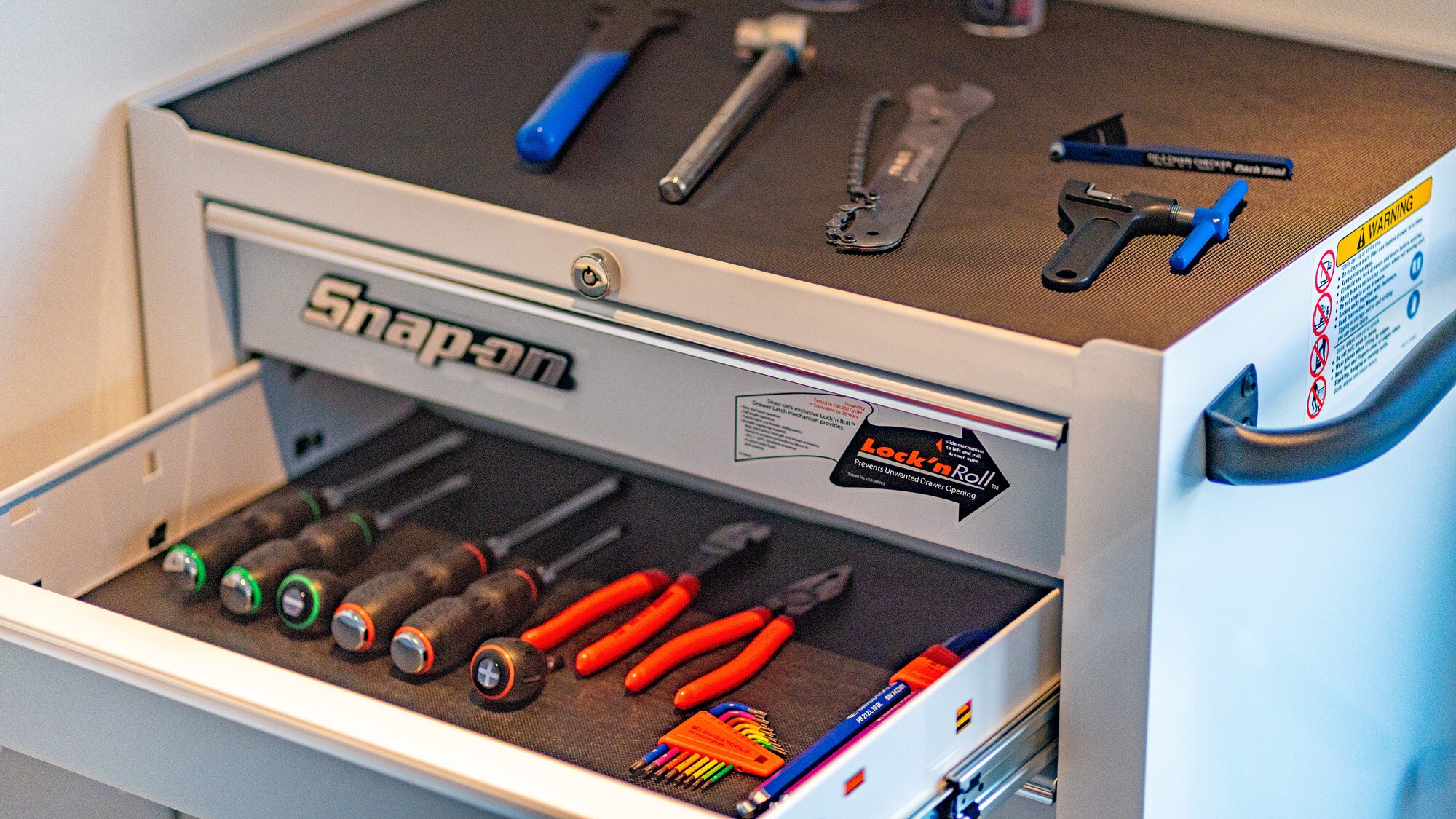[Wa no Ma] We also have a car wash and tools so that you can properly maintain your car.
