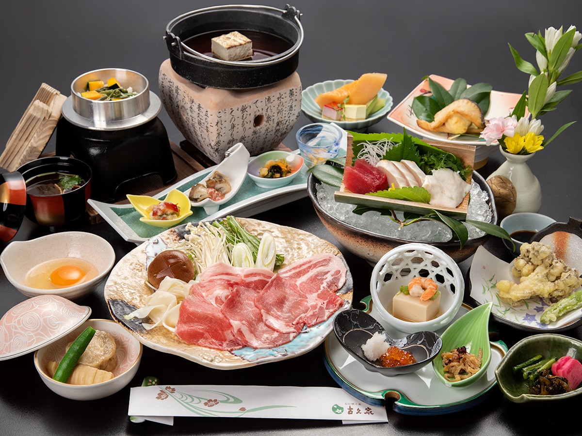 * [晚餐示例]日本豬肉mochibuta壽喜燒很受歡迎。