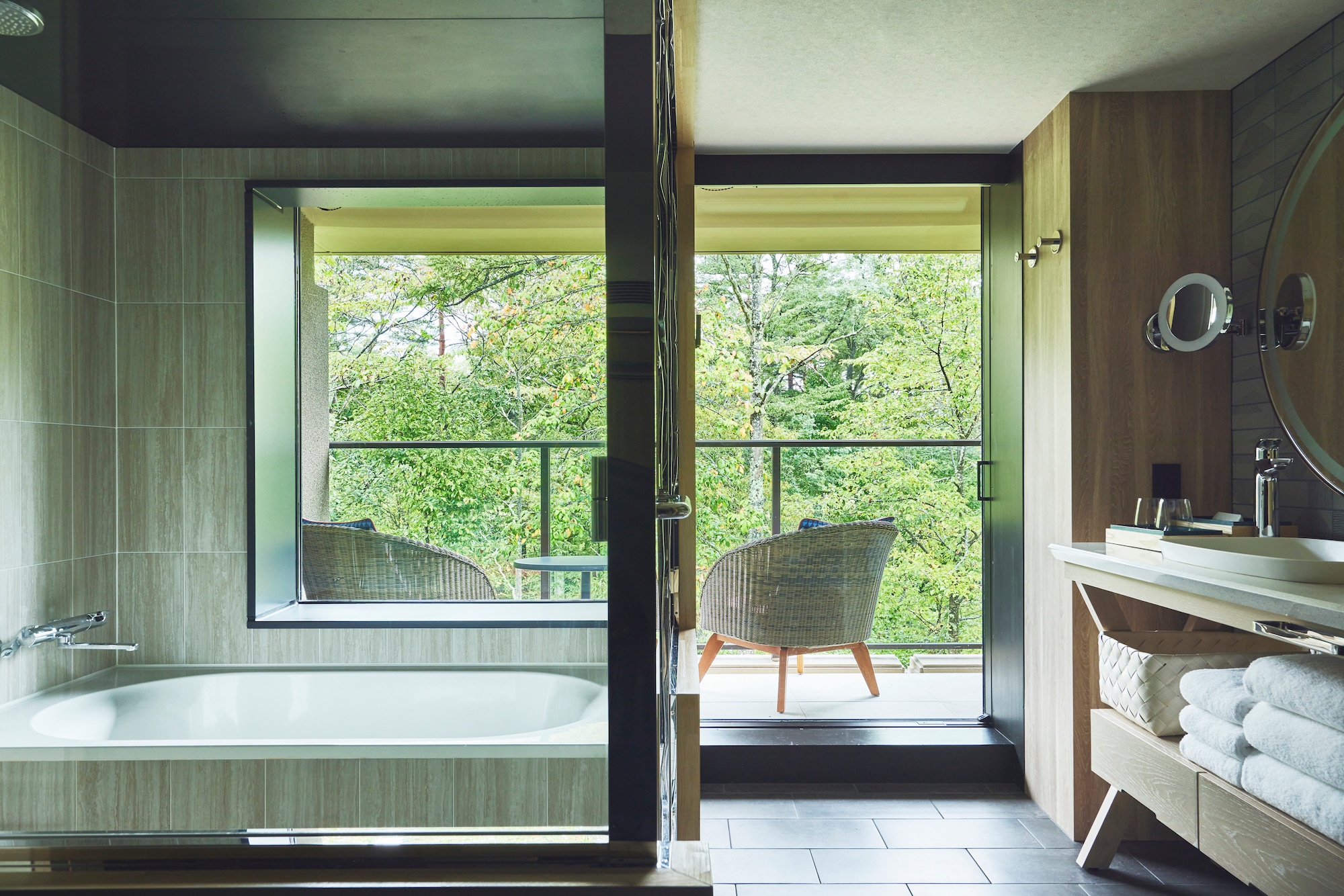 Standard river view (view bath type)