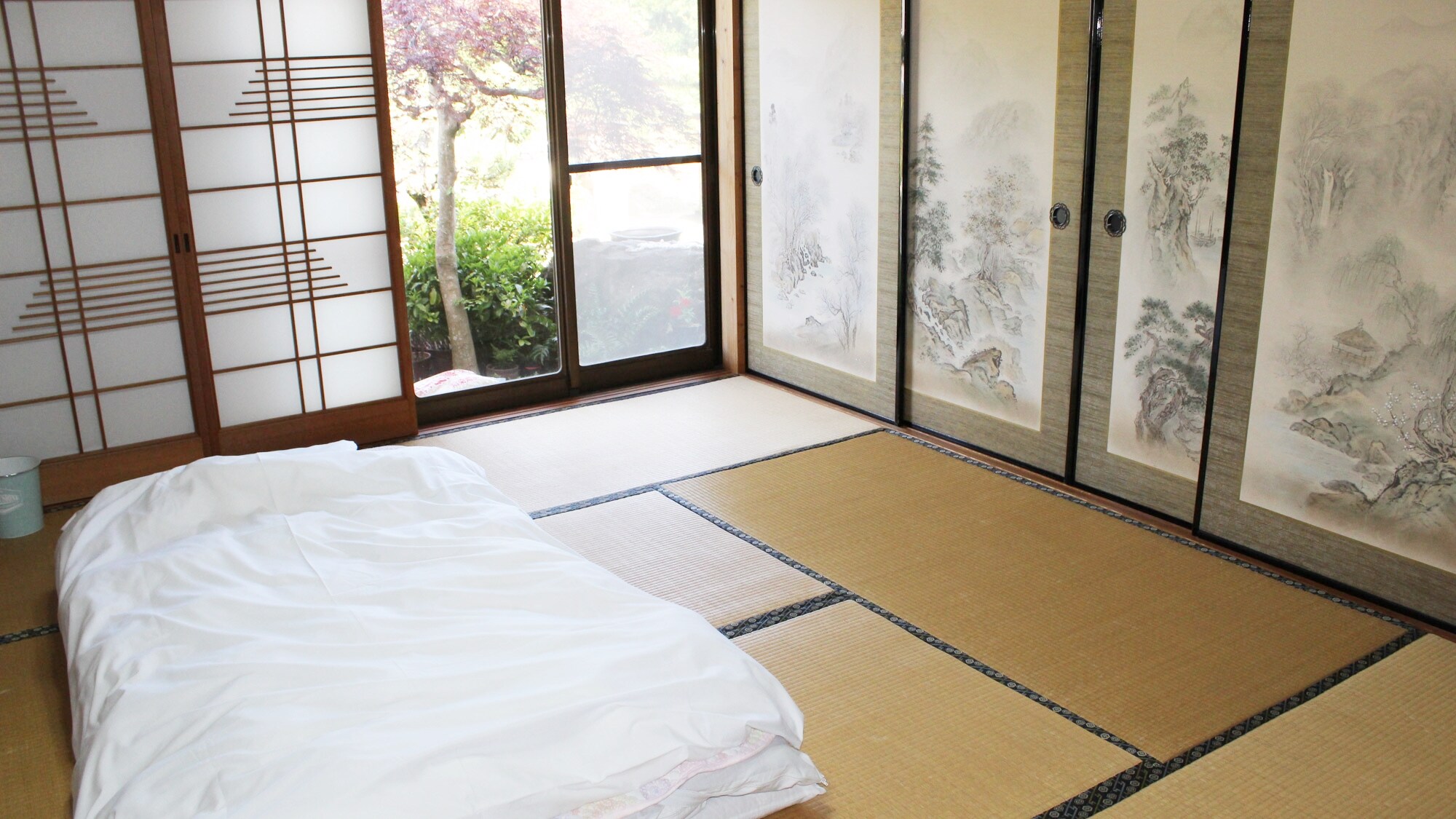 *Example of a Japanese-style room/Relax as if you were back in a country house♪