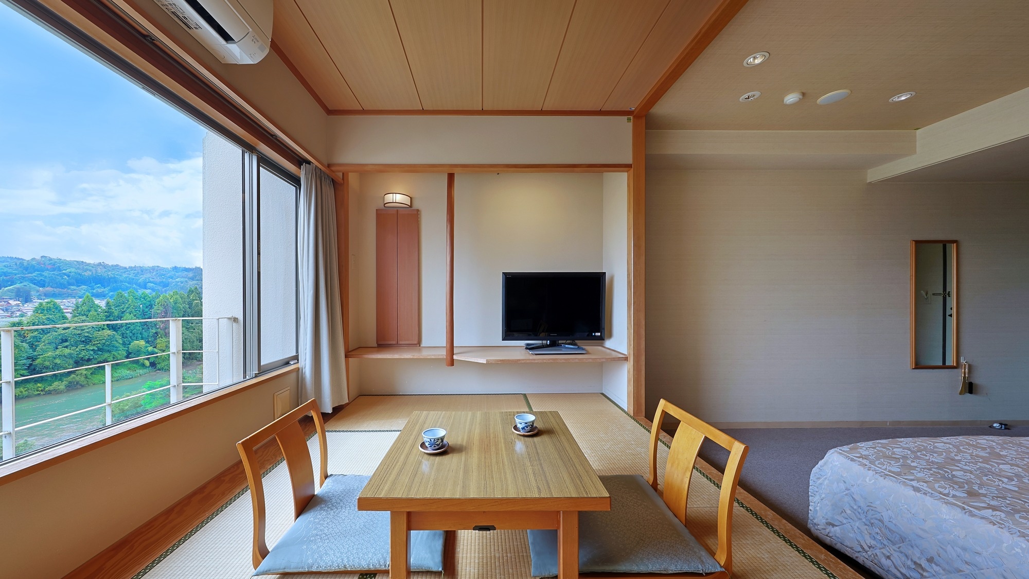 [Corner room] Japanese-Western style room