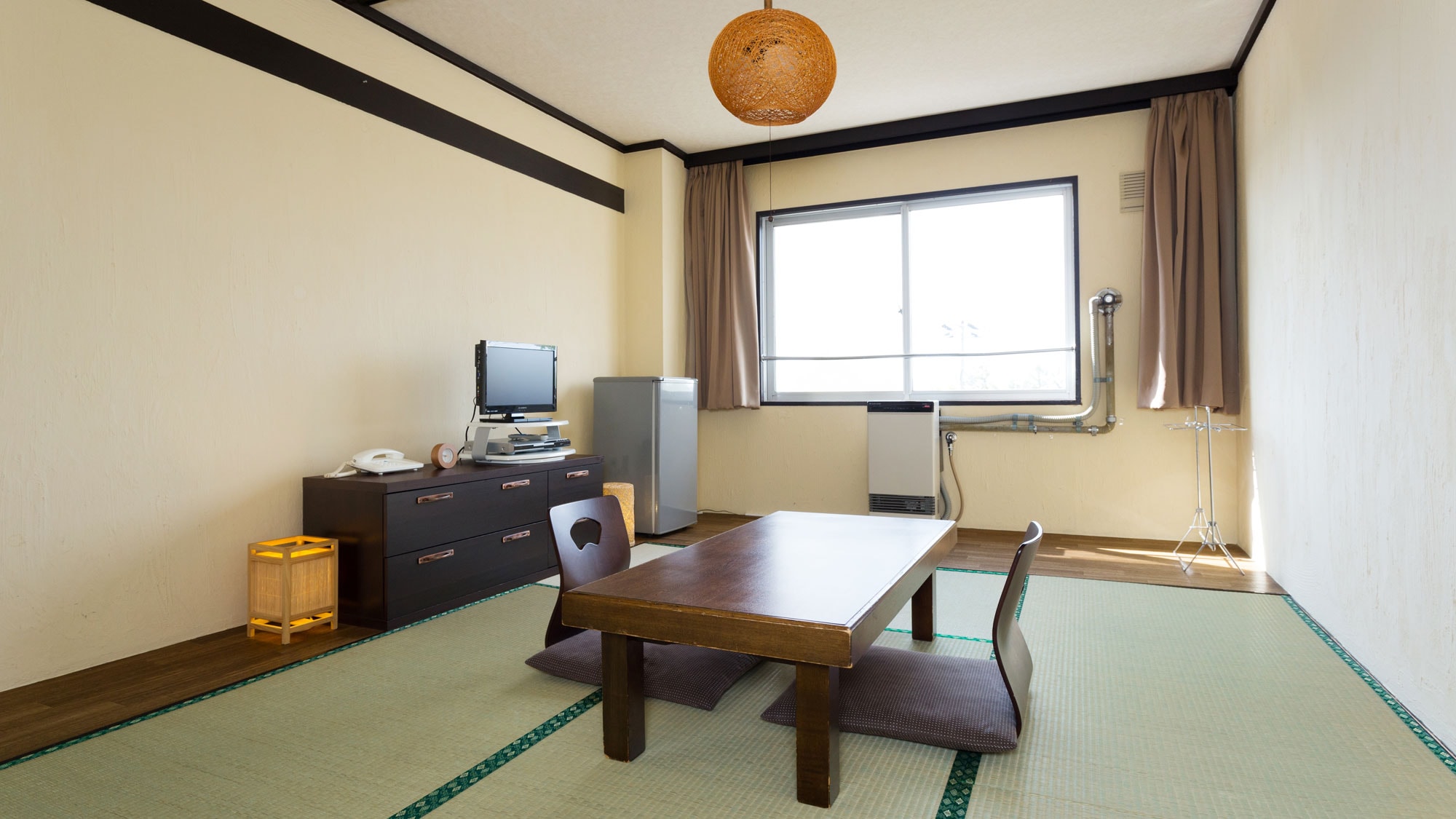 Japanese-style room / semi-comfort room