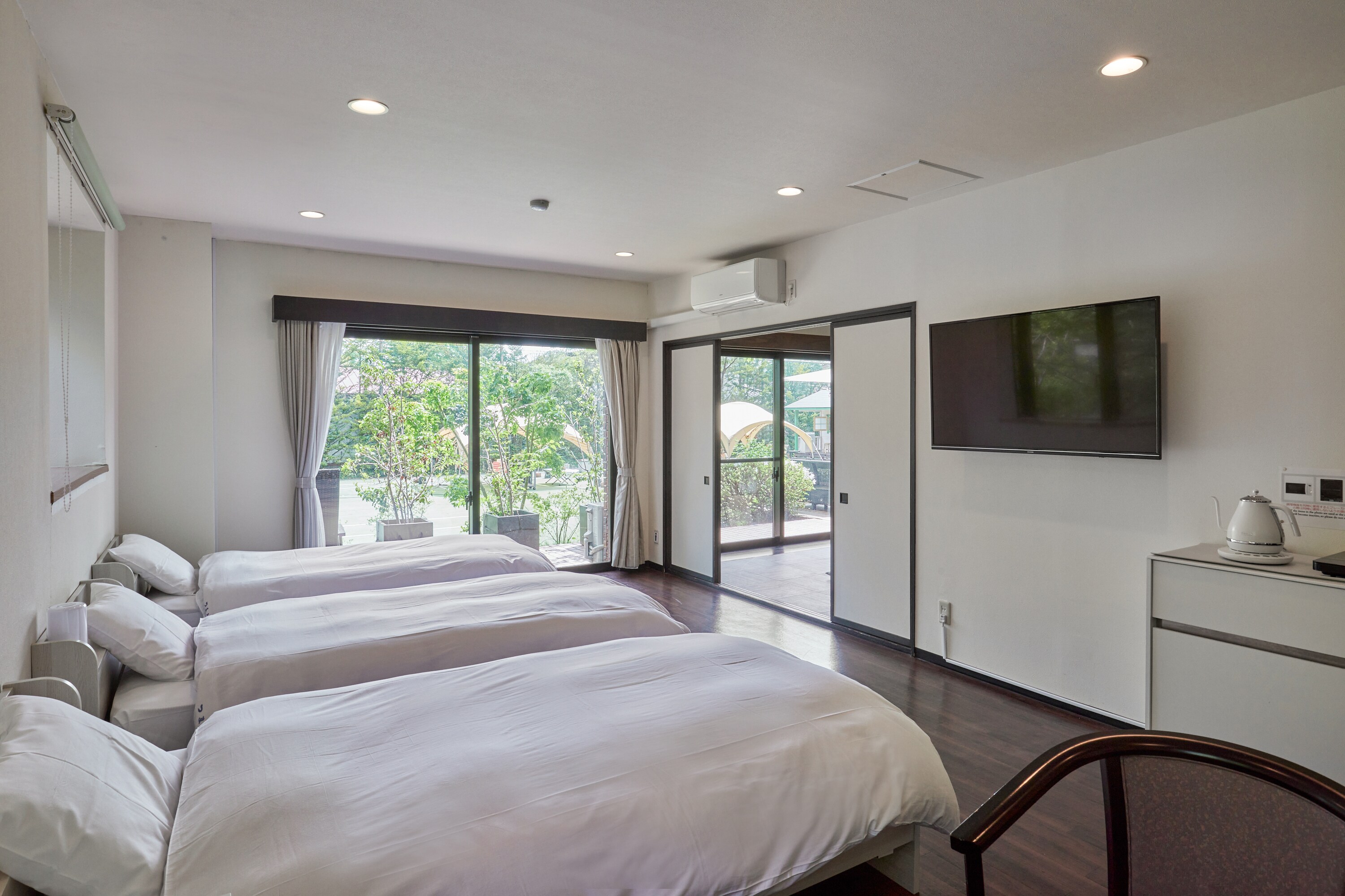 Suite Room (2-6 persons)