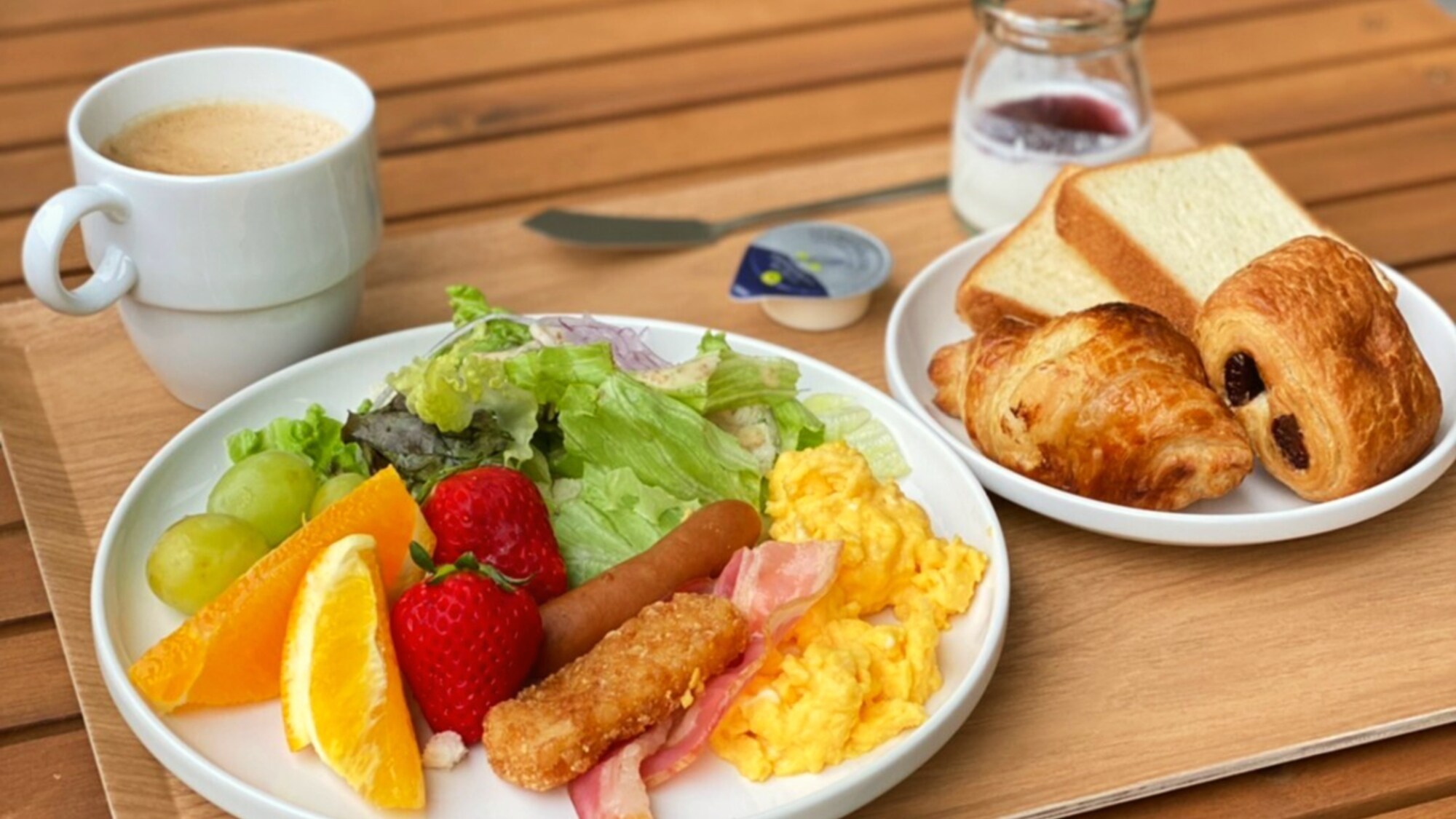 Hotel breakfast / Japanese and Western buffet