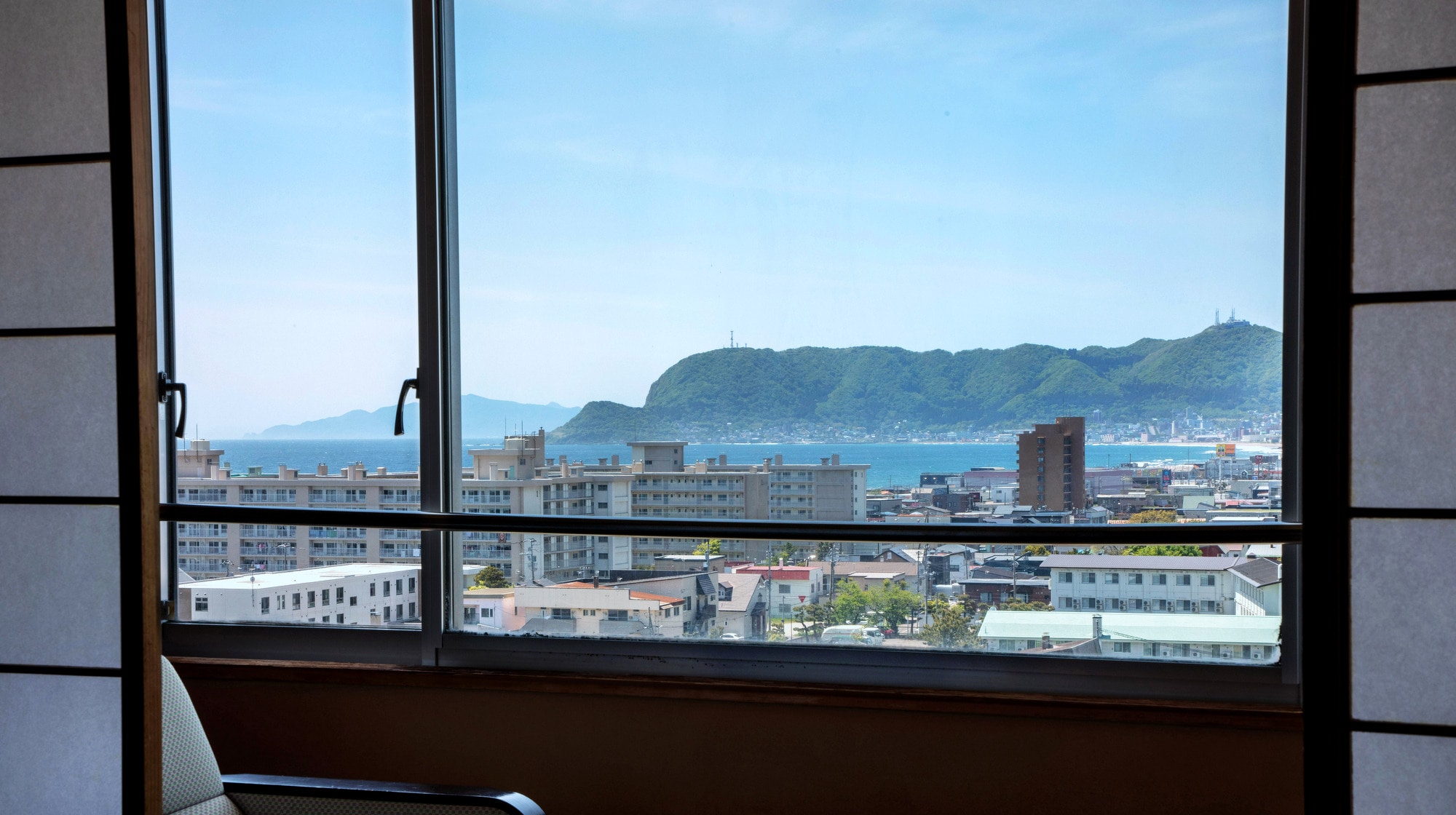 [High floor floor] Relax while looking at the "back night view" overlooking Mt. Hakodate and the Tsugaru Straits