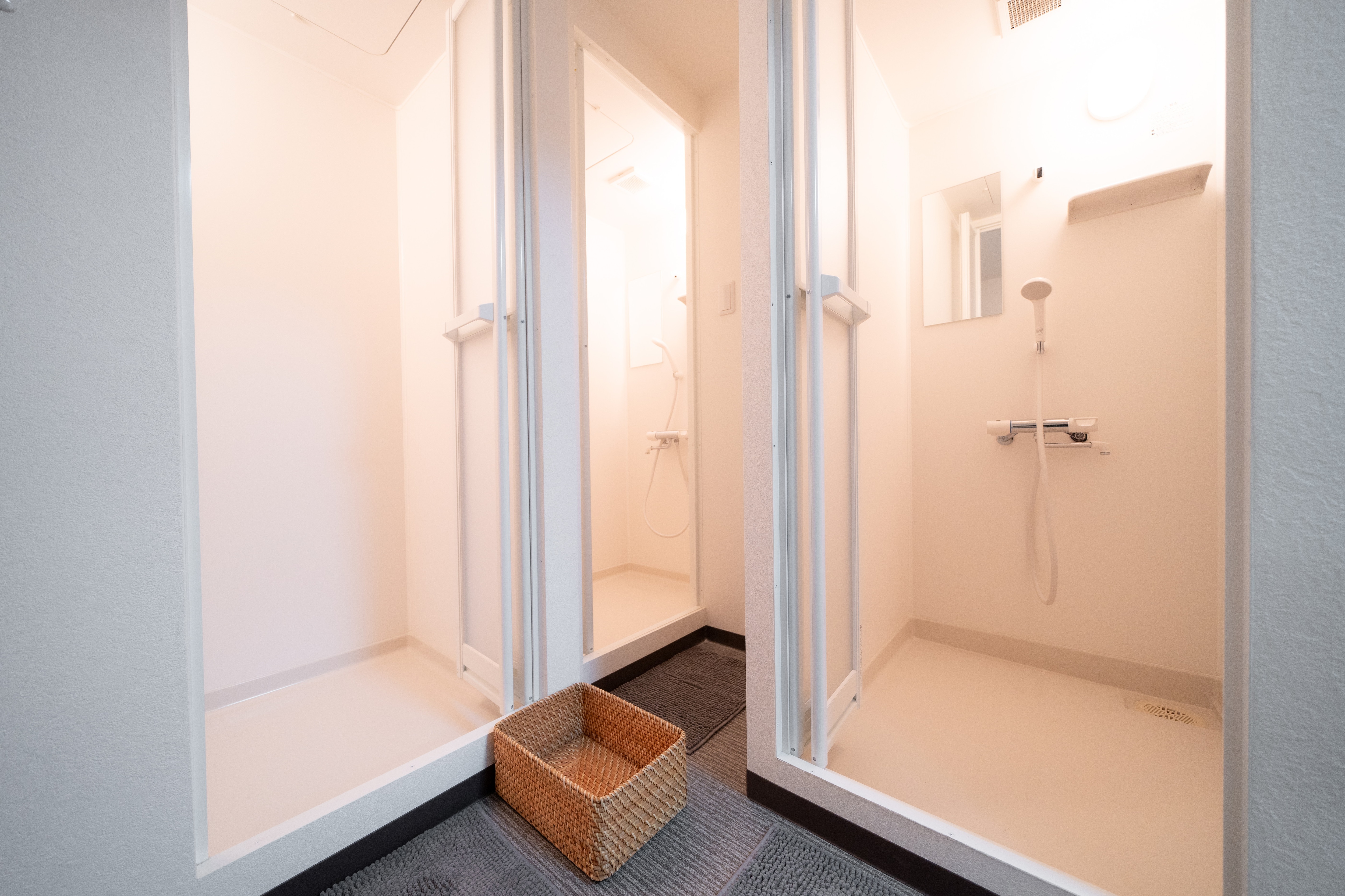 Shared men's shower room
