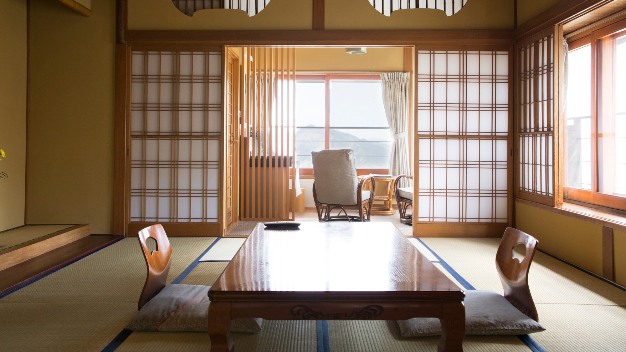 [Main building, one Japanese-style room] Each room has a different style and design.