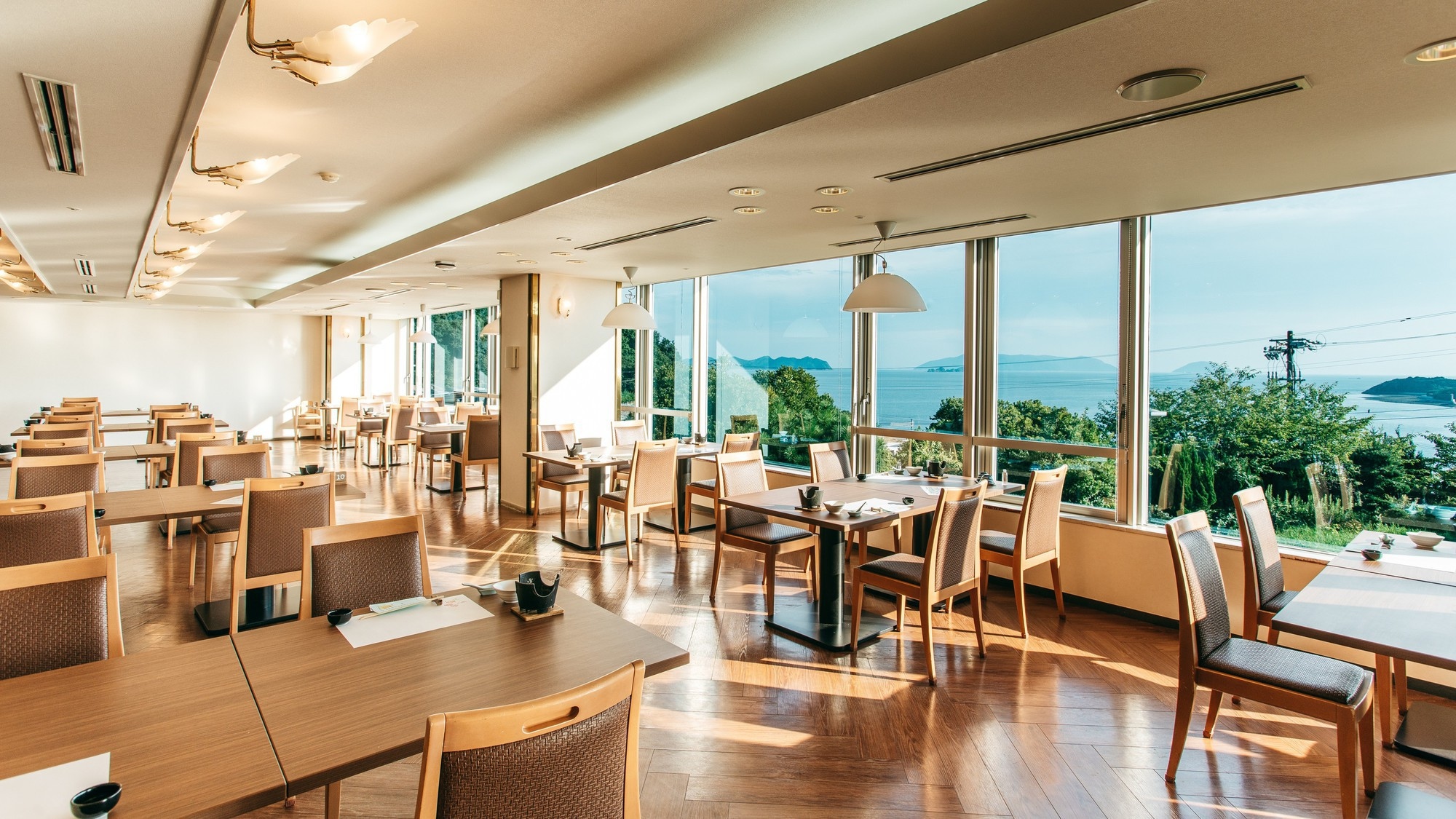 [ร้านอาหาร: เอสปัวร์]