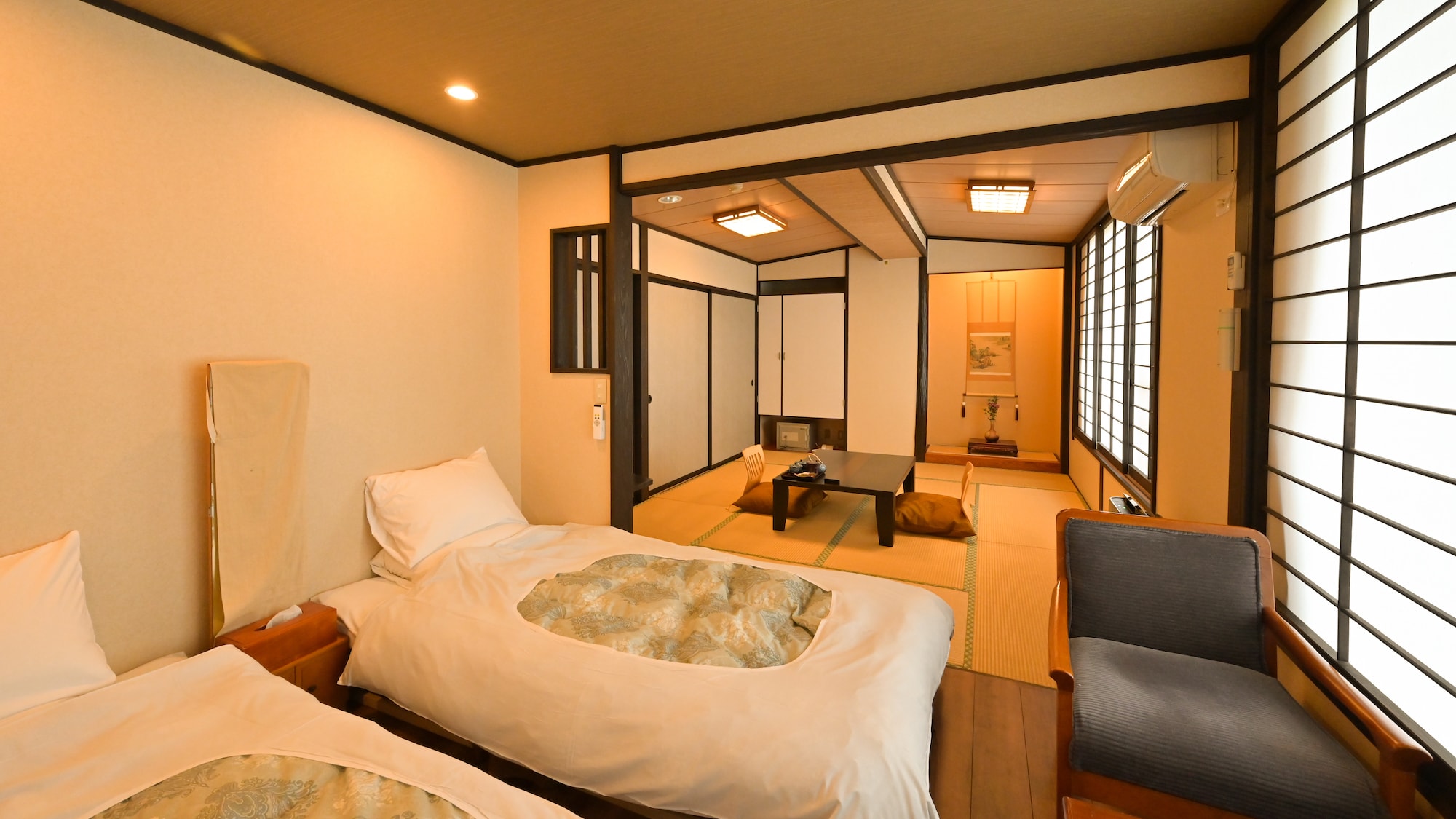 Rhododendron Japanese-style room + twin bed + private dining room