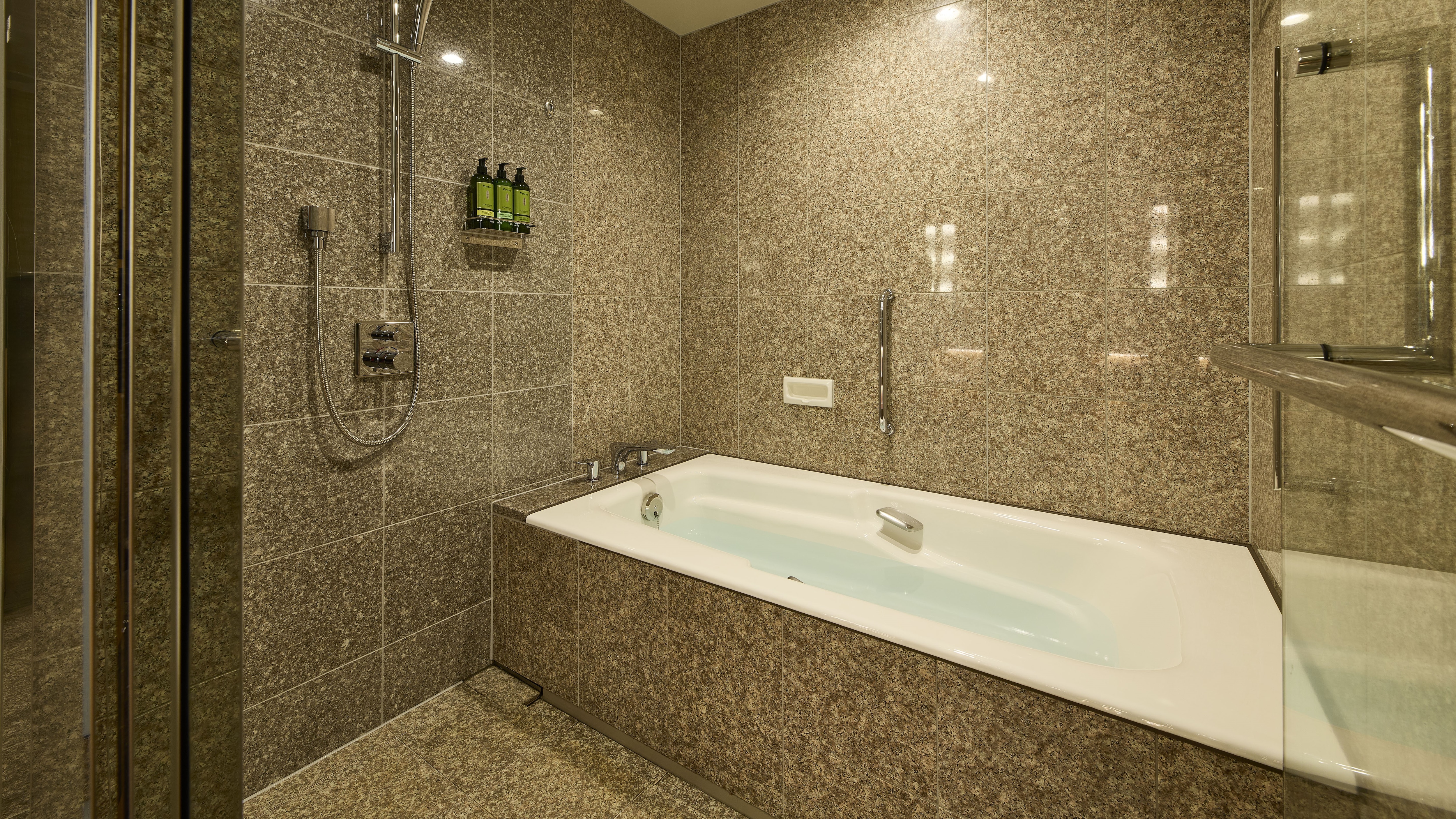 ห้องน้ำคอมฟอร์ทซูพีเรียร์เตียงคิงไซส์/เตียงแฝด