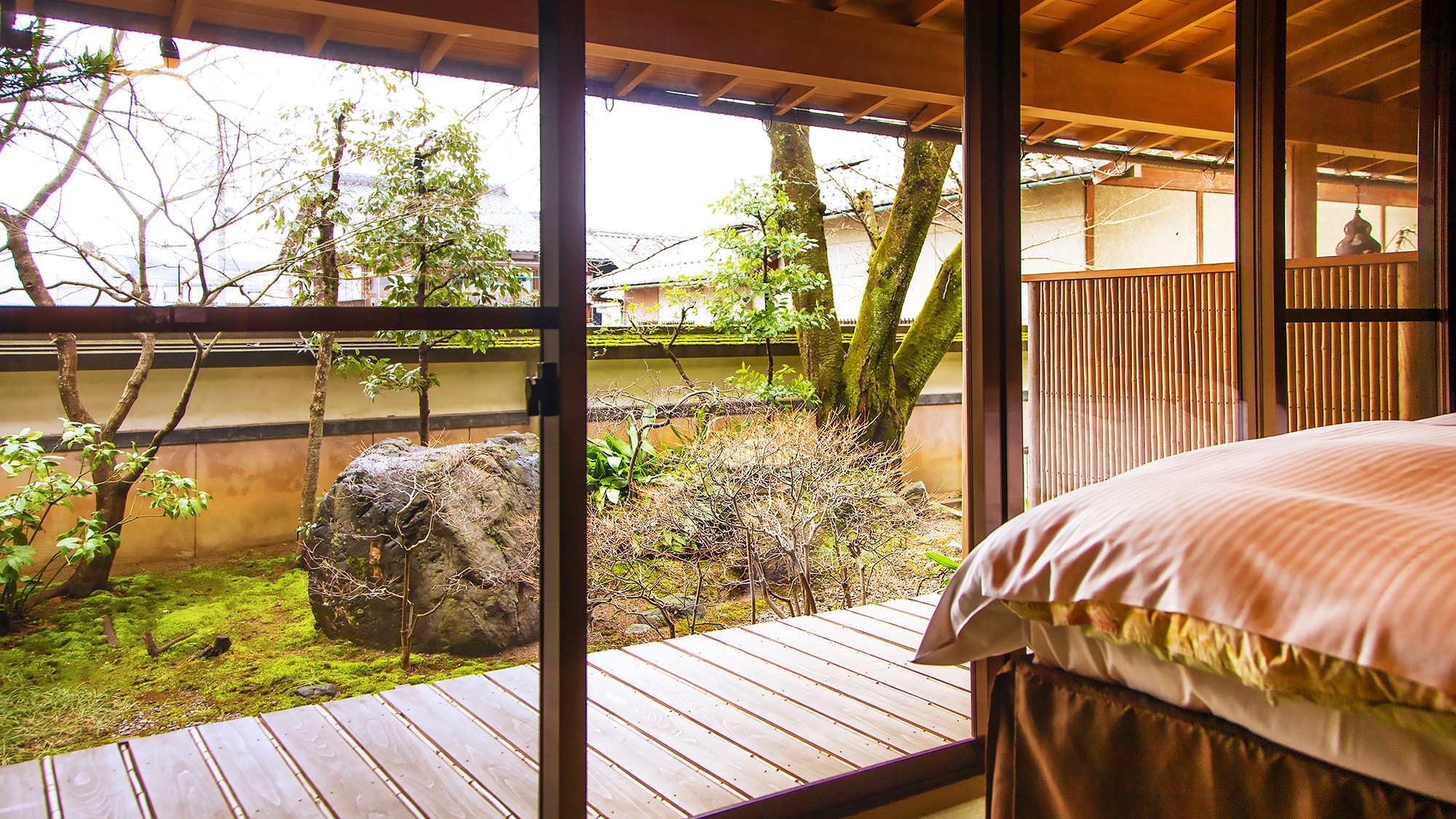 [Sarashime] Pemandangan taman dari kamar