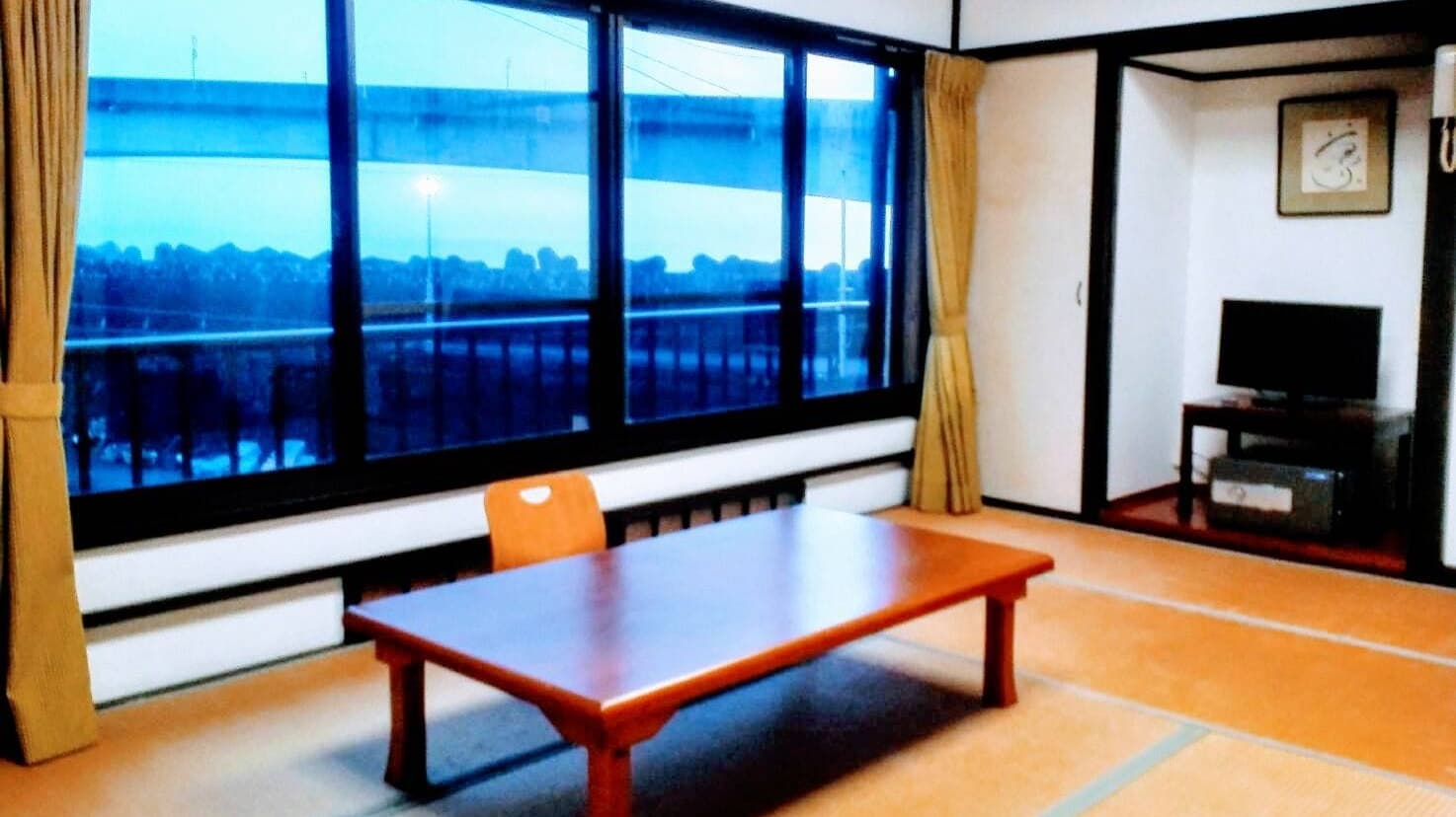 Room (Japanese-style room, 12 tatami mats)
